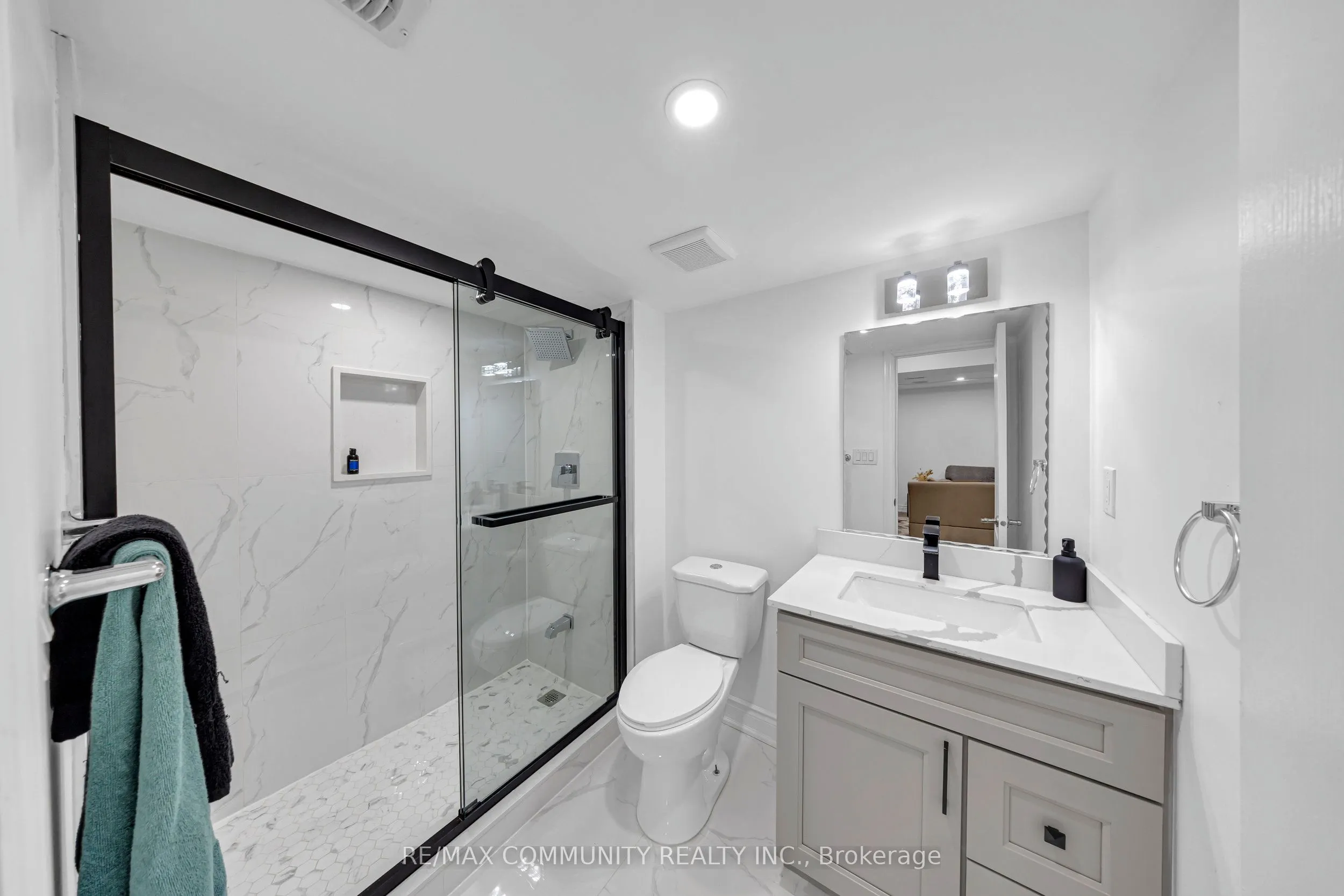 1055 Foxtail Crescent