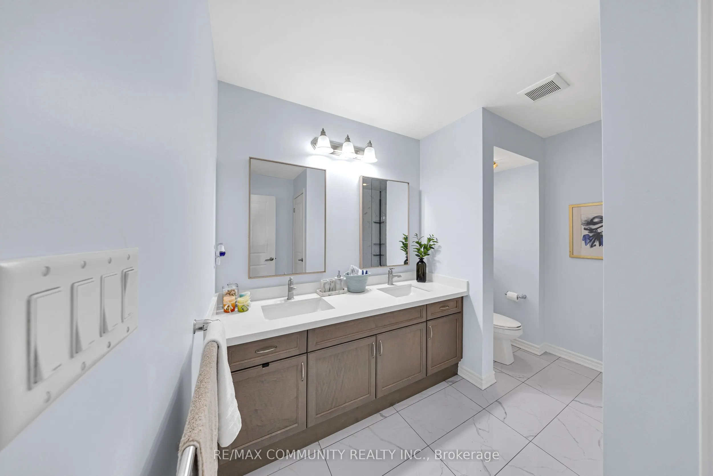 1055 Foxtail Crescent