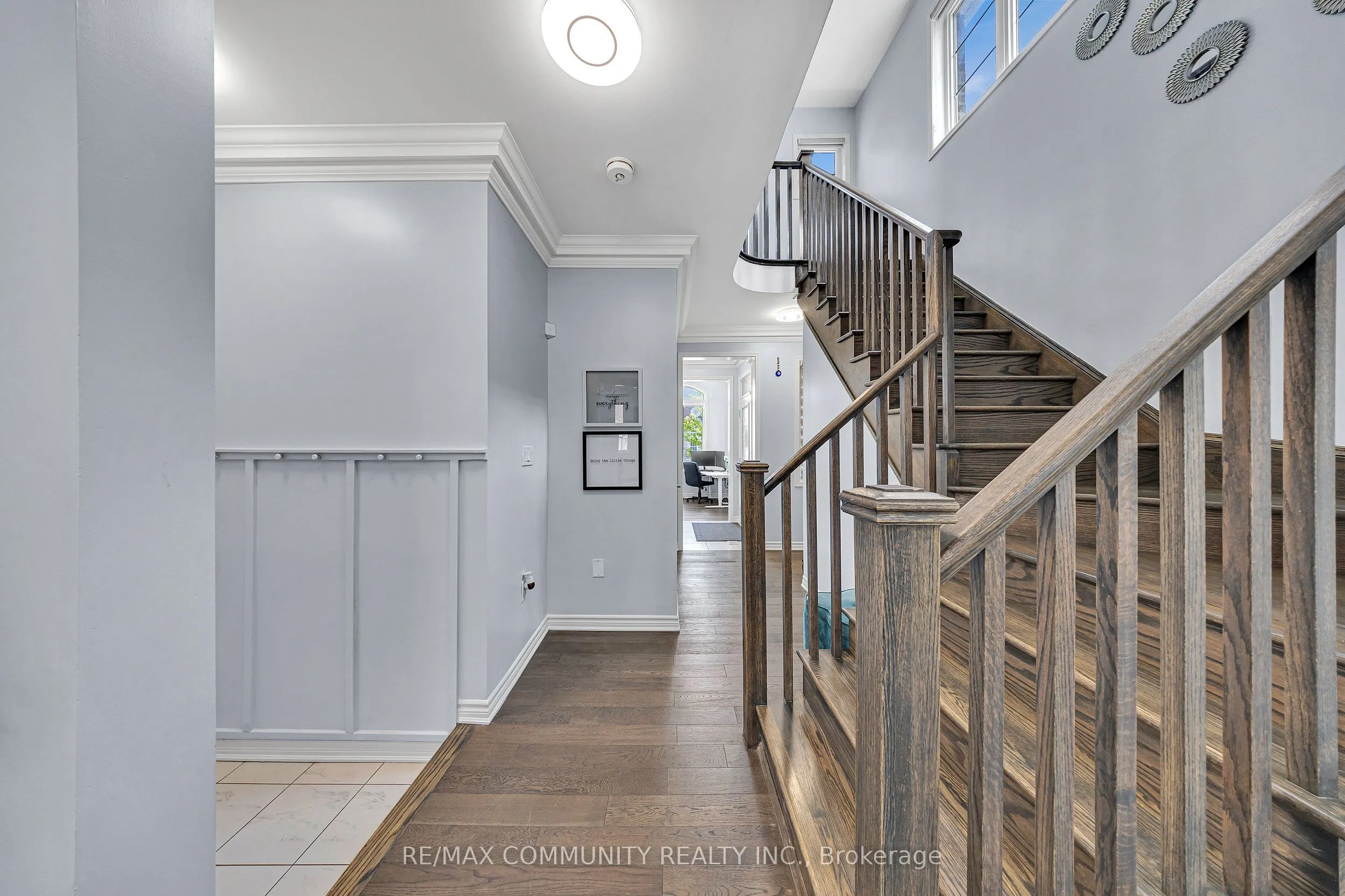 1055 Foxtail Crescent