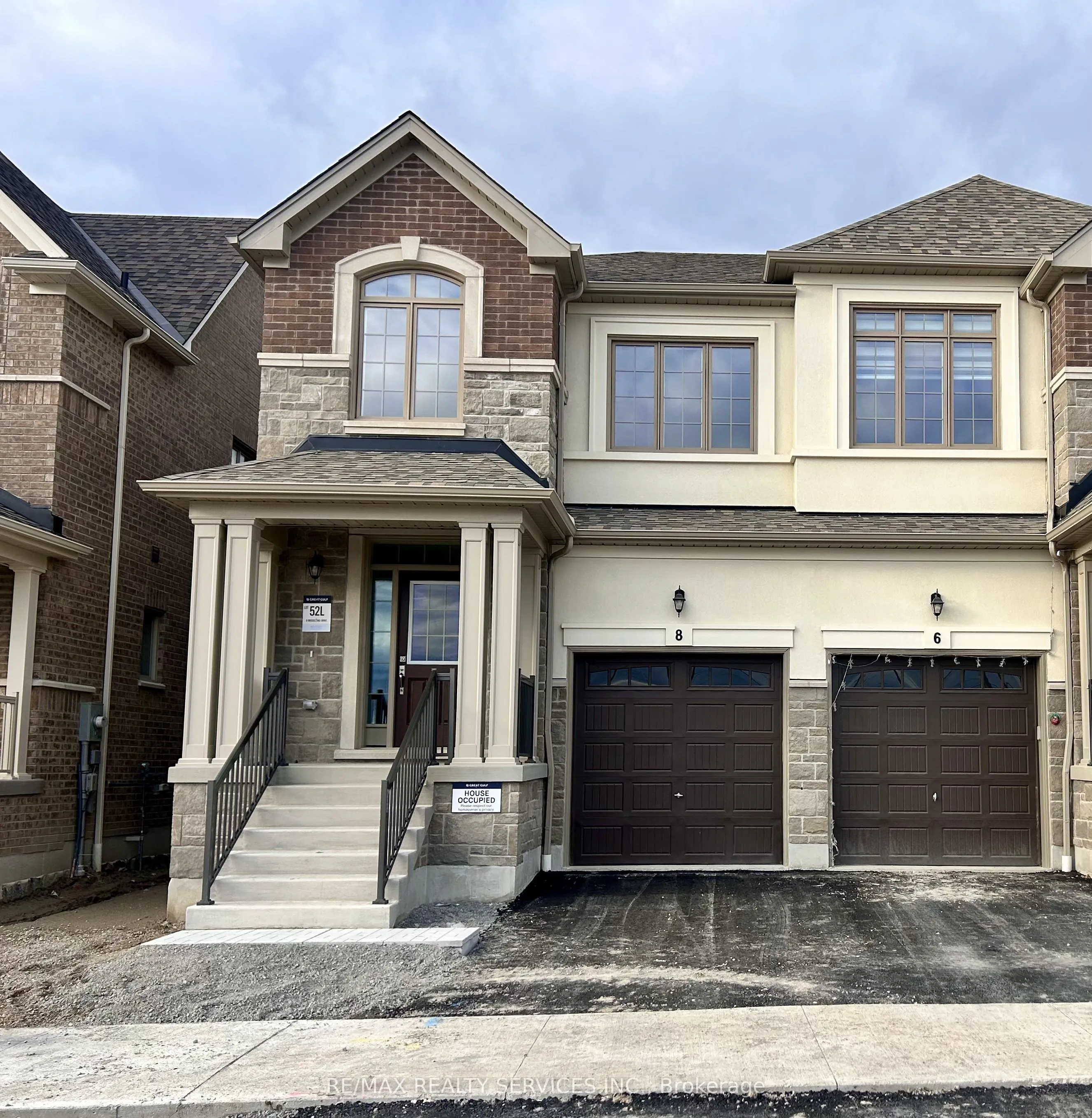 8 Bridgeland Drive