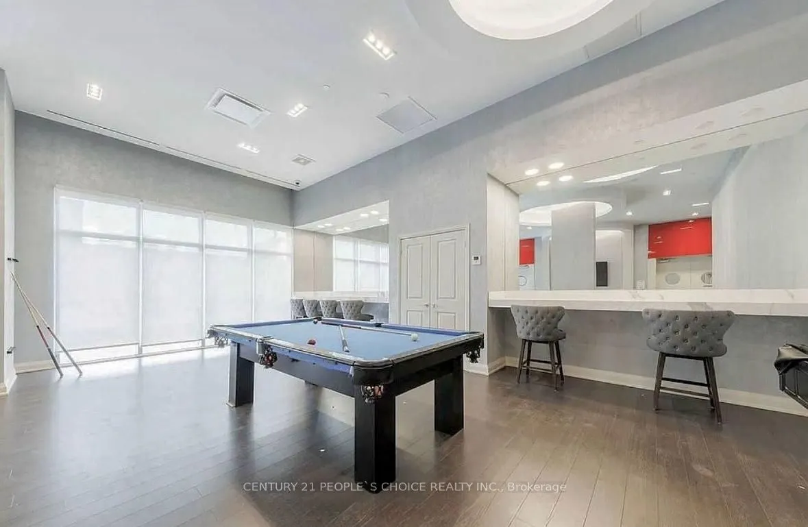 10 Meadowglen Place, #102