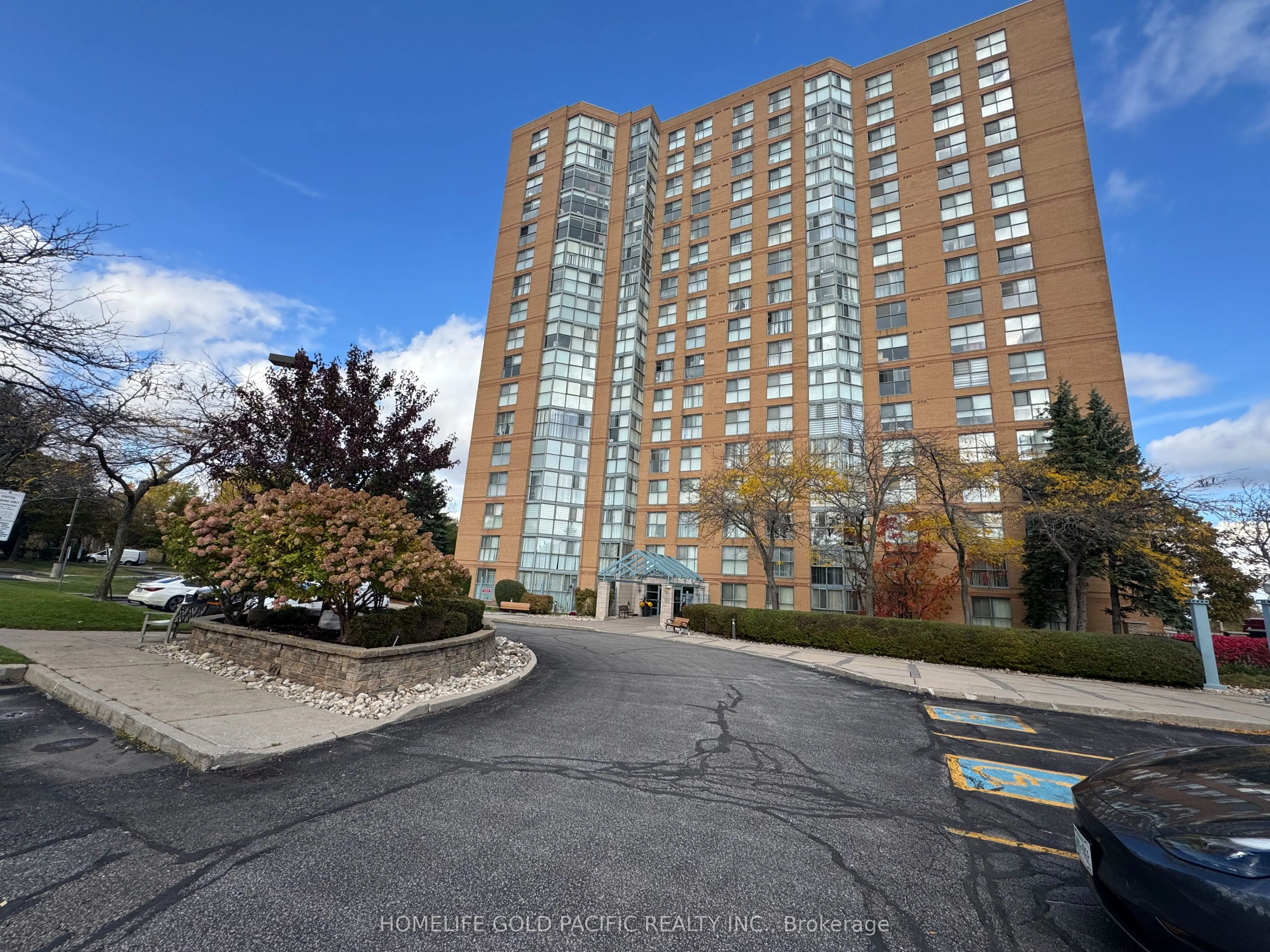 90 Dale Avenue, #909