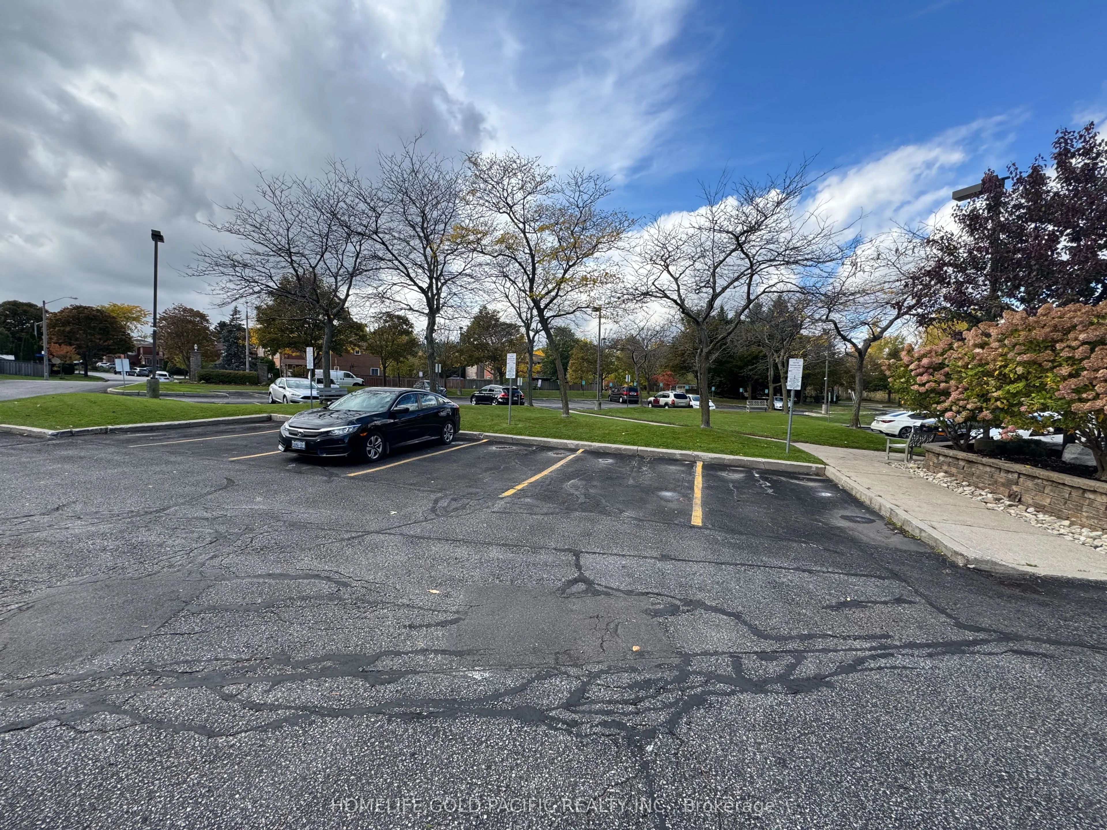 90 Dale Avenue, #909