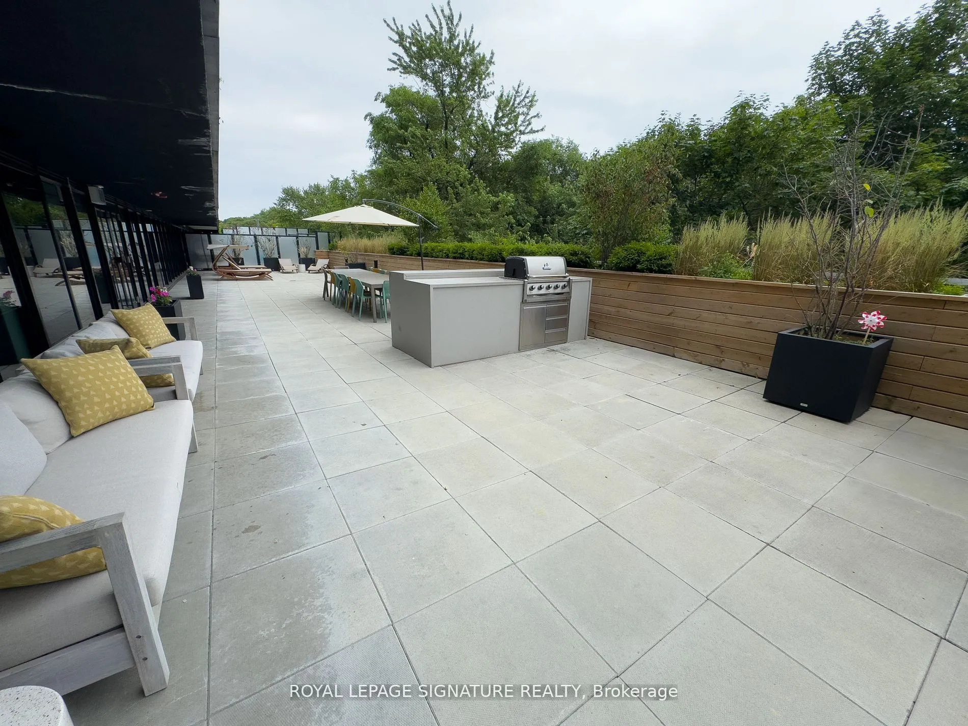 2799 Kingston Road, #905