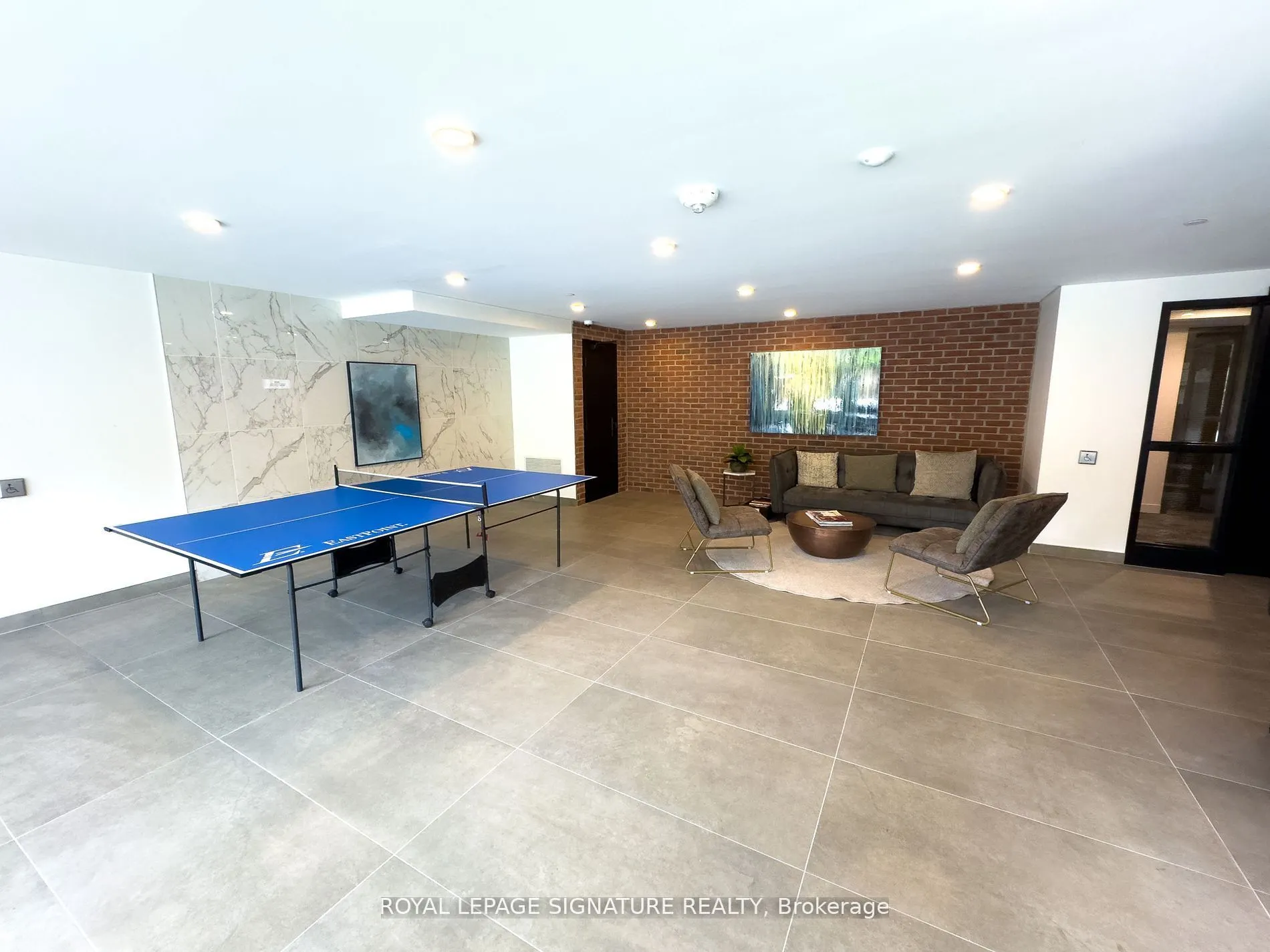 2799 Kingston Road, #905