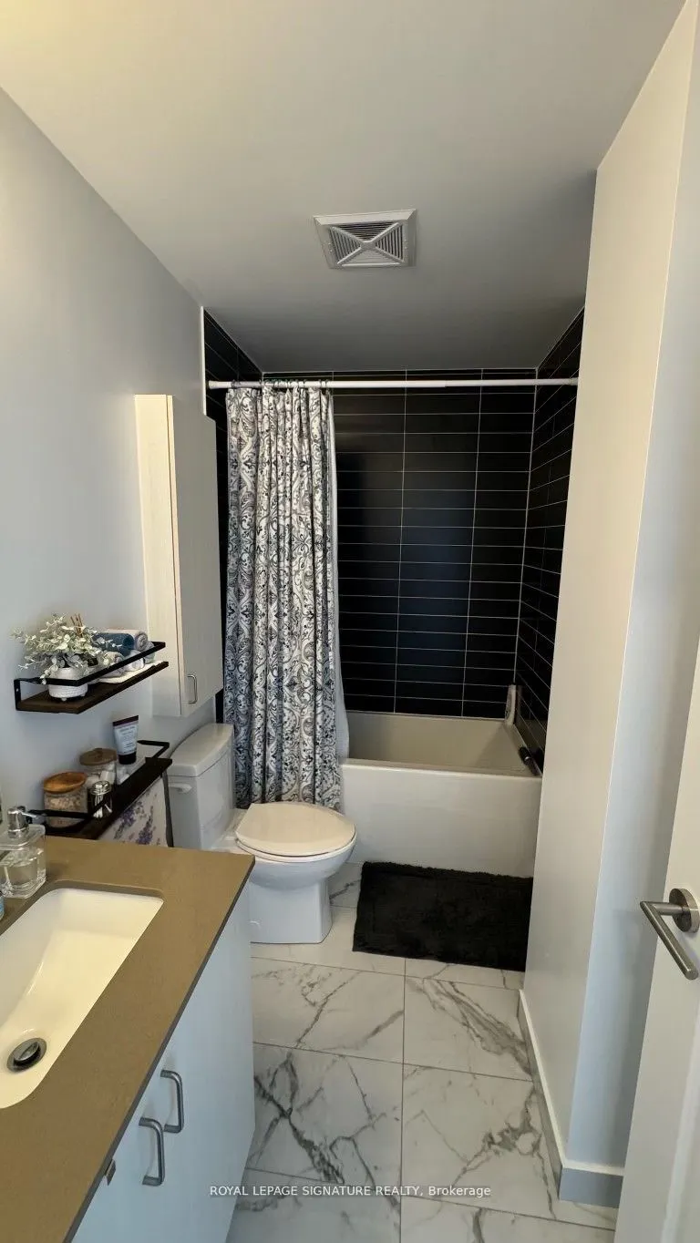 2799 Kingston Road, #905