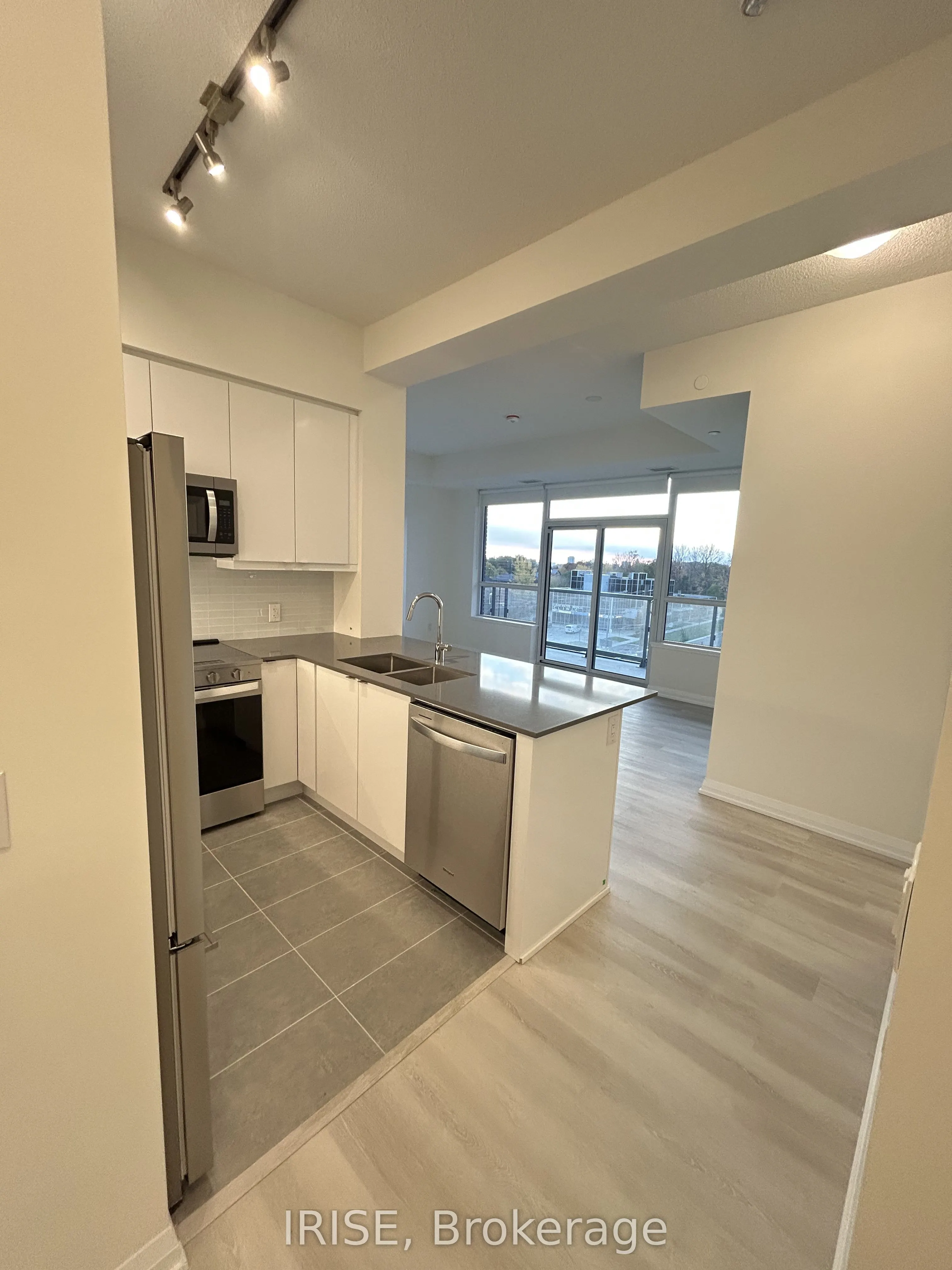 3260 Sheppard Avenue E, #610