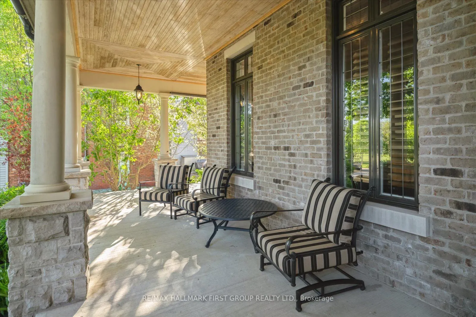 134 Front Street E
