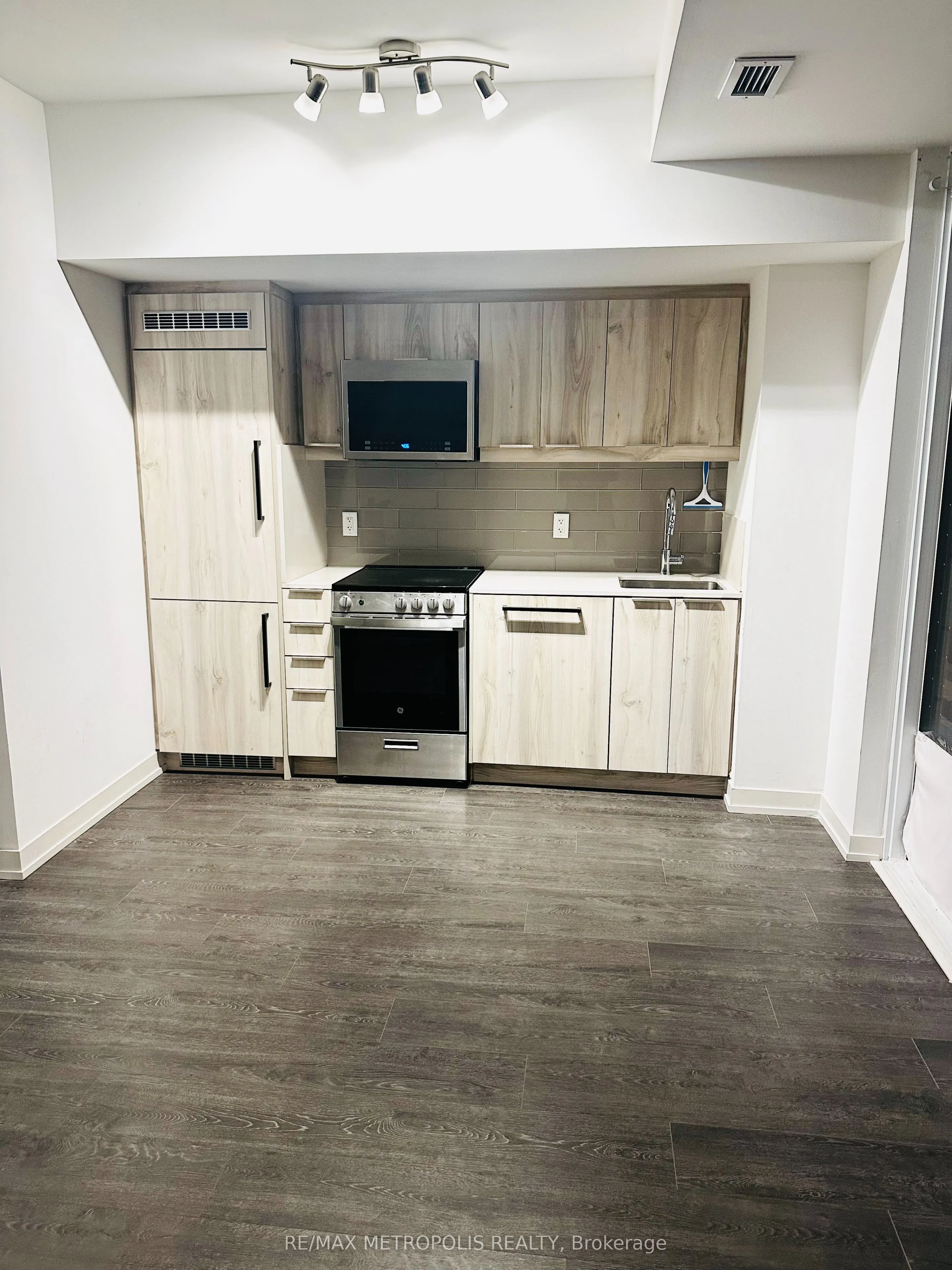 2203 Kingston Road #20