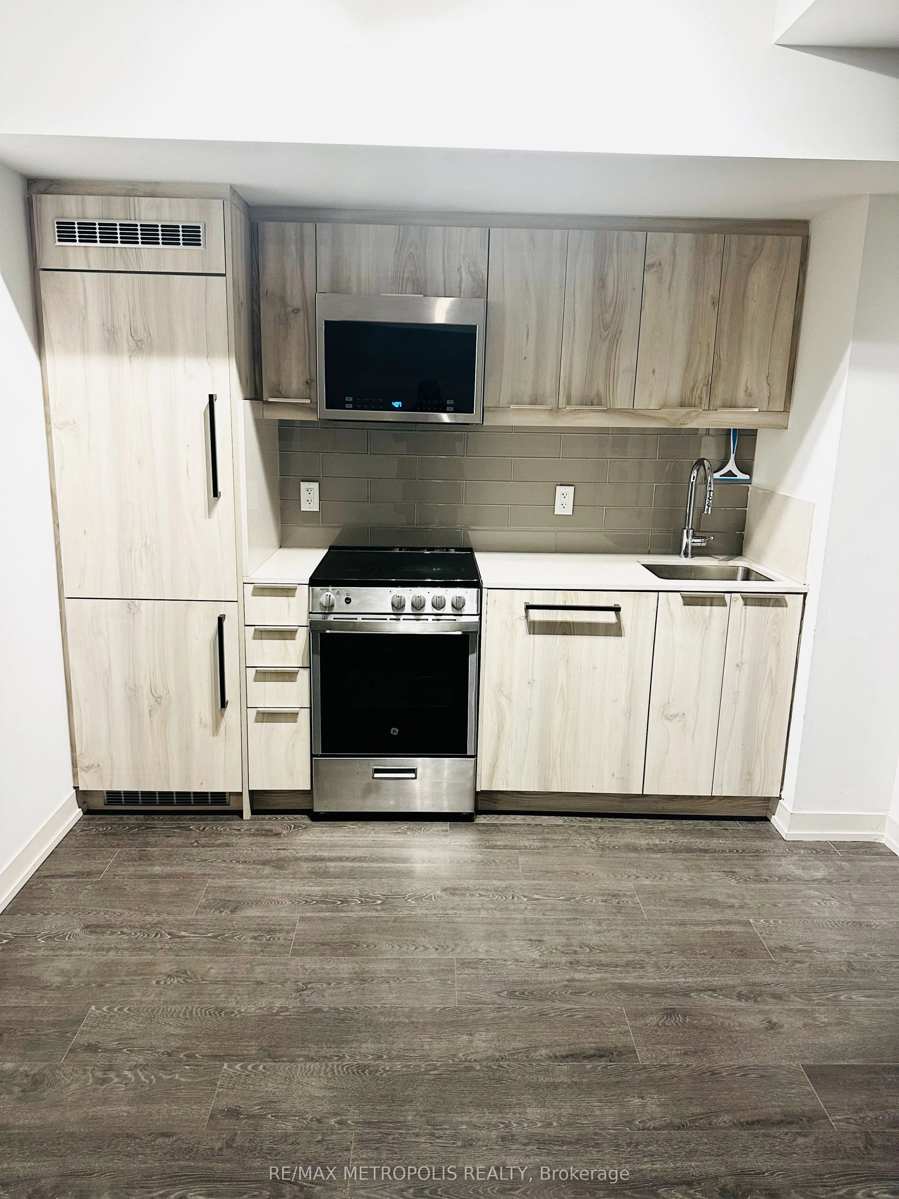 2203 Kingston Road #20