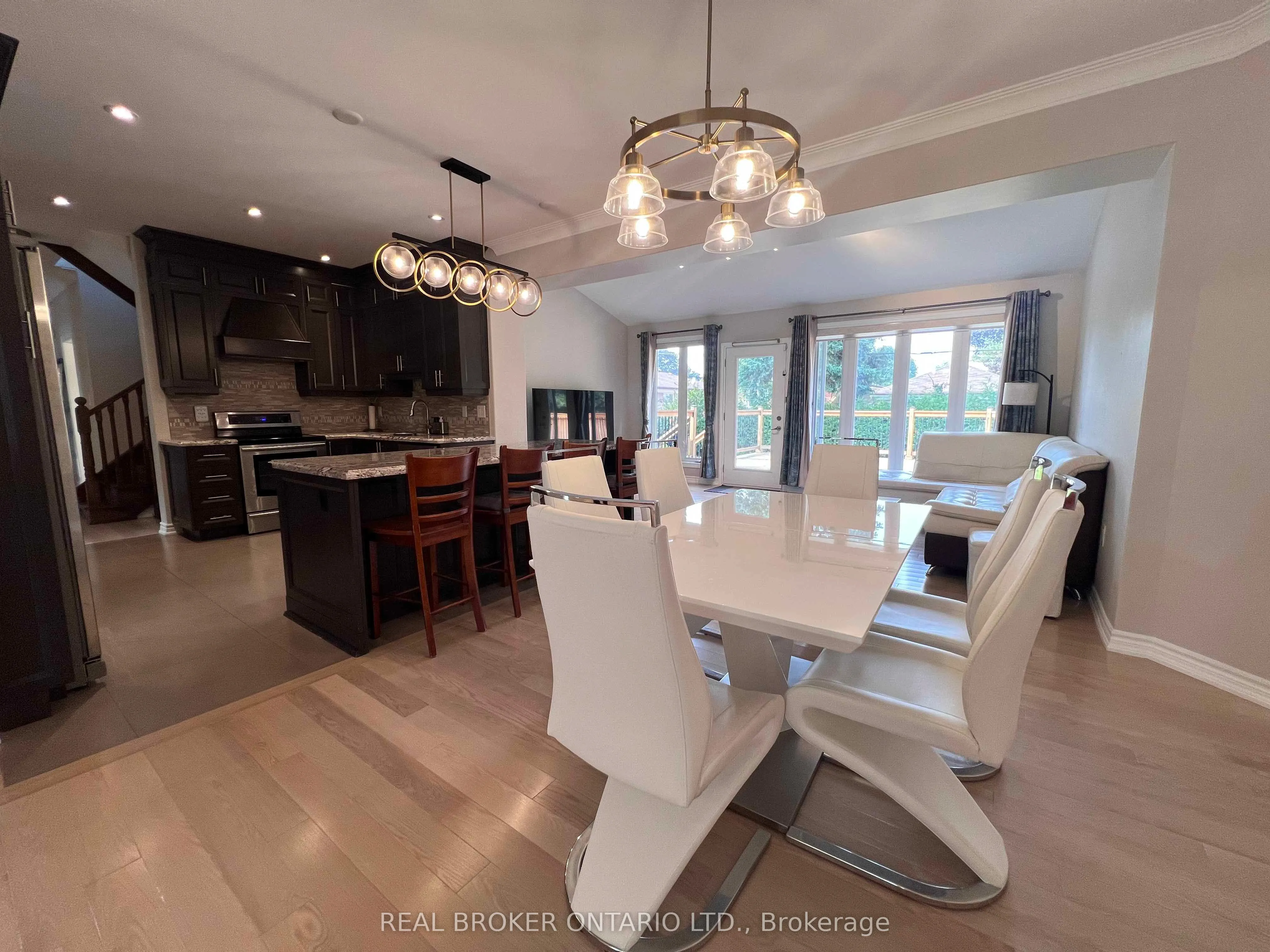 30 Meadowacres Drive