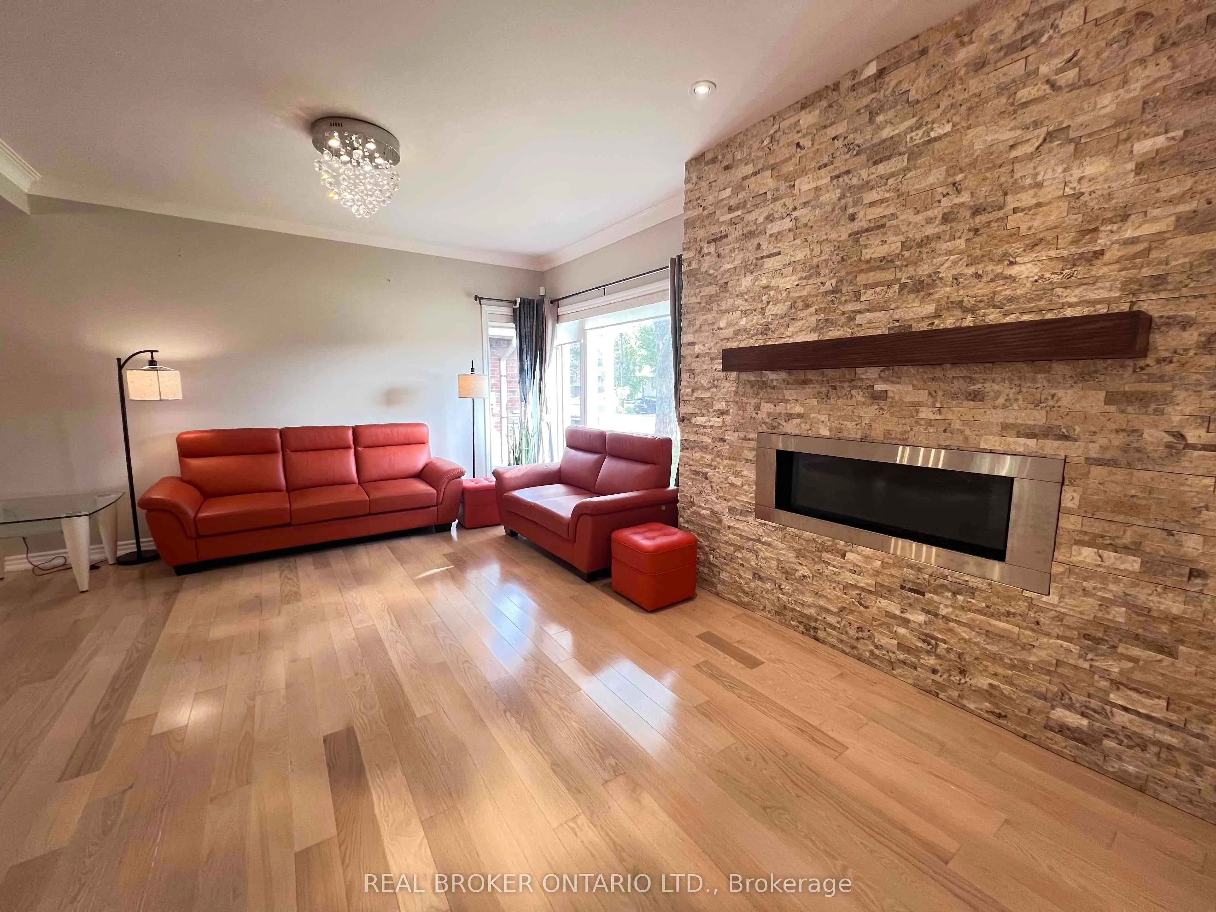 30 Meadowacres Drive