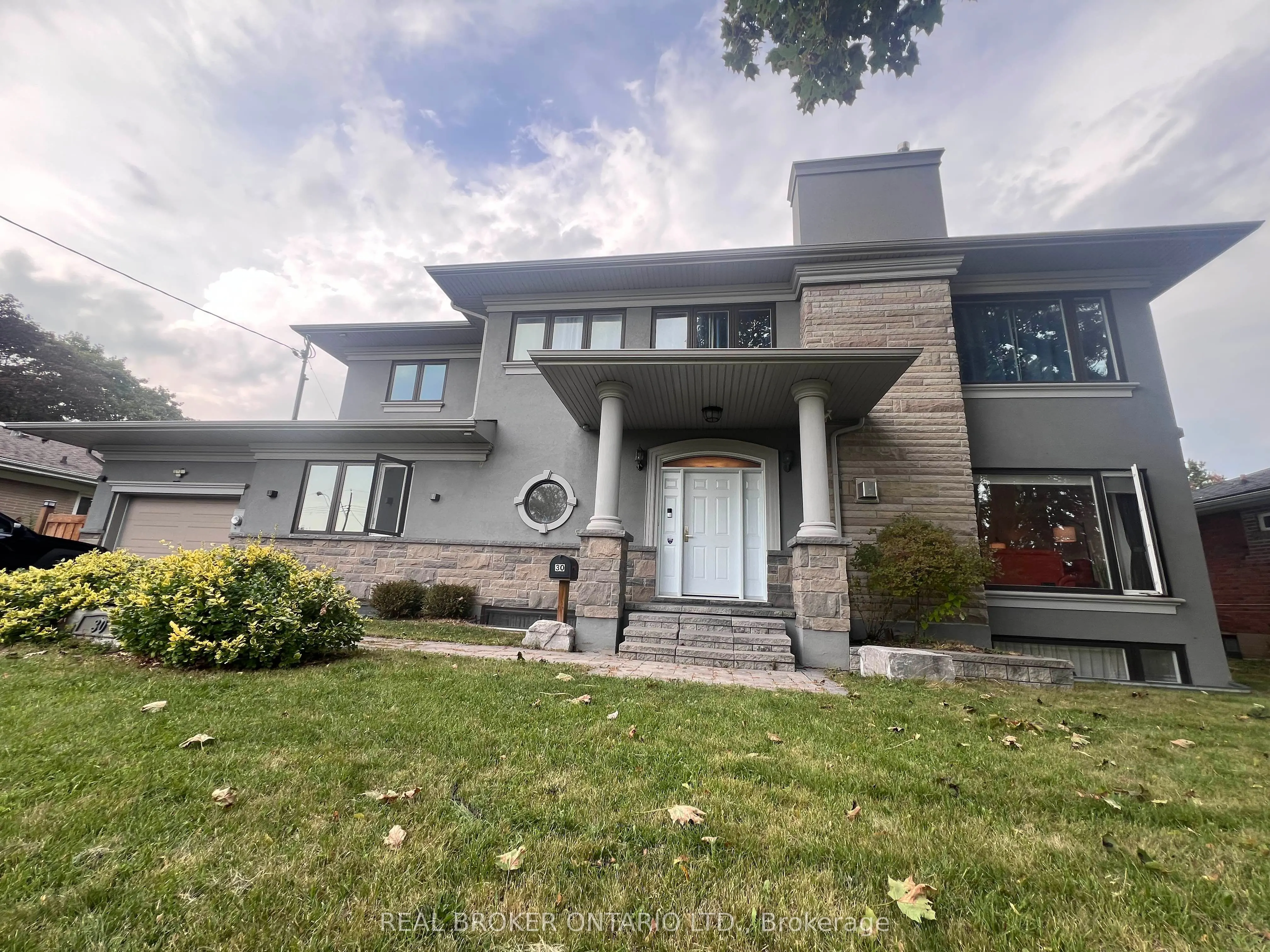 30 Meadowacres Drive