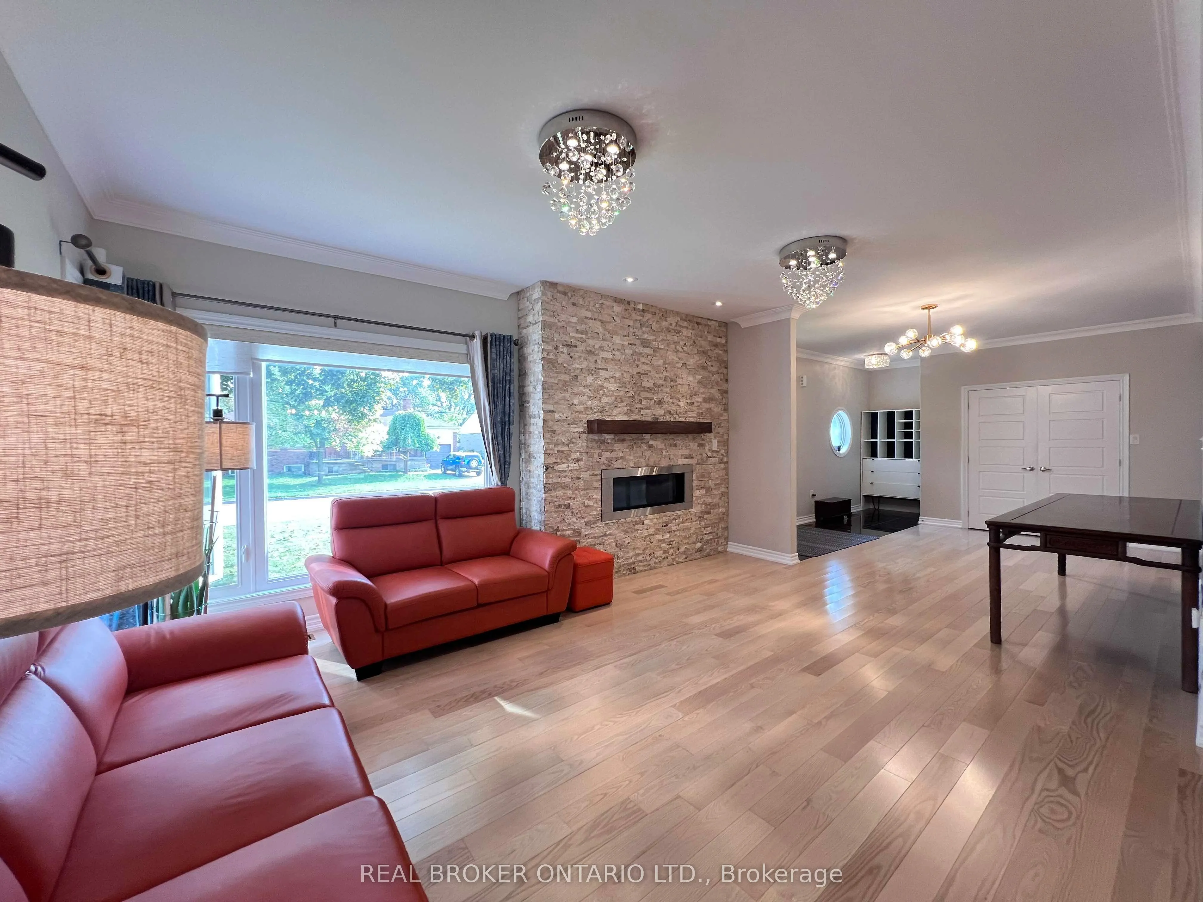 30 Meadowacres Drive
