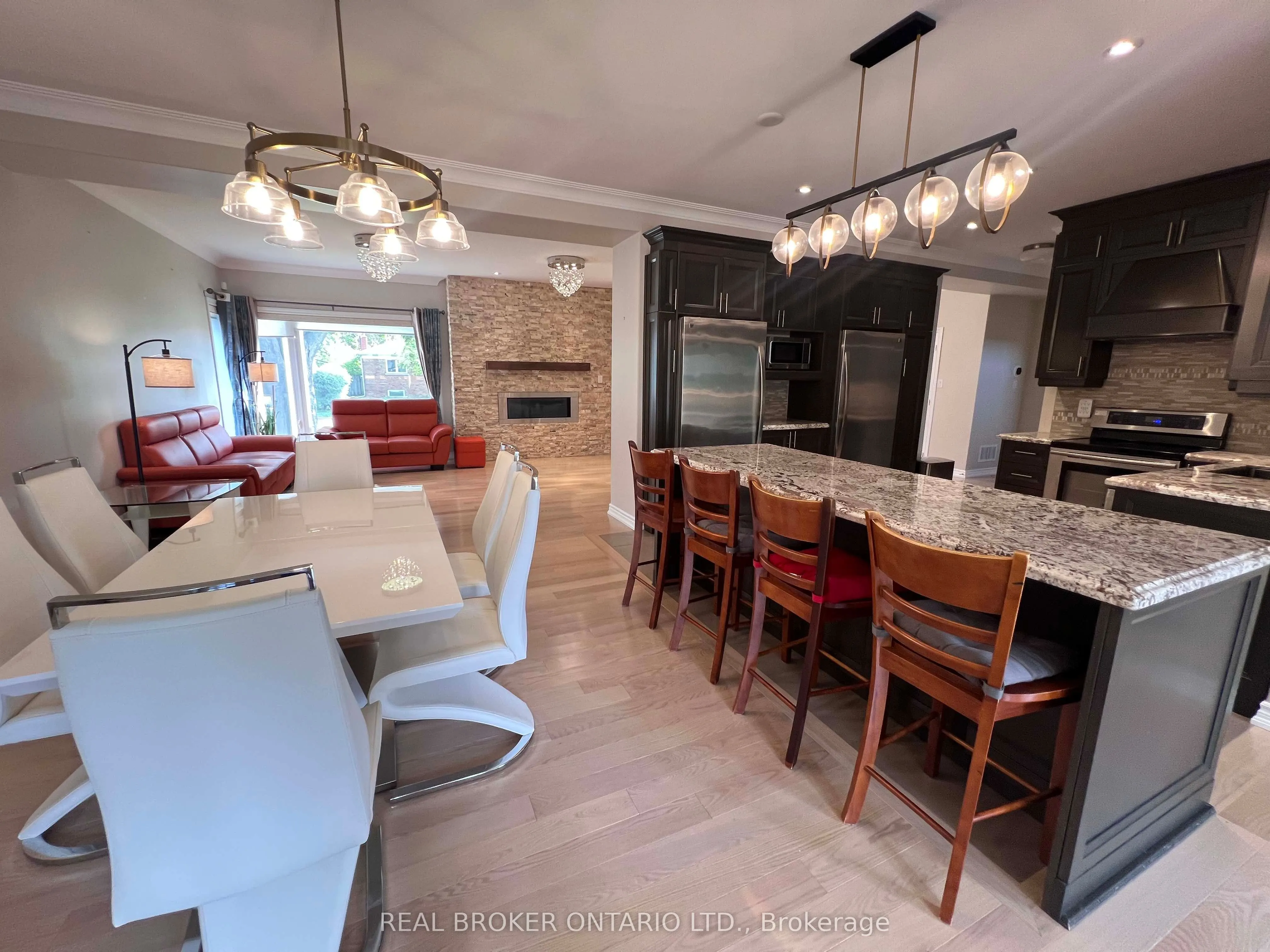 30 Meadowacres Drive
