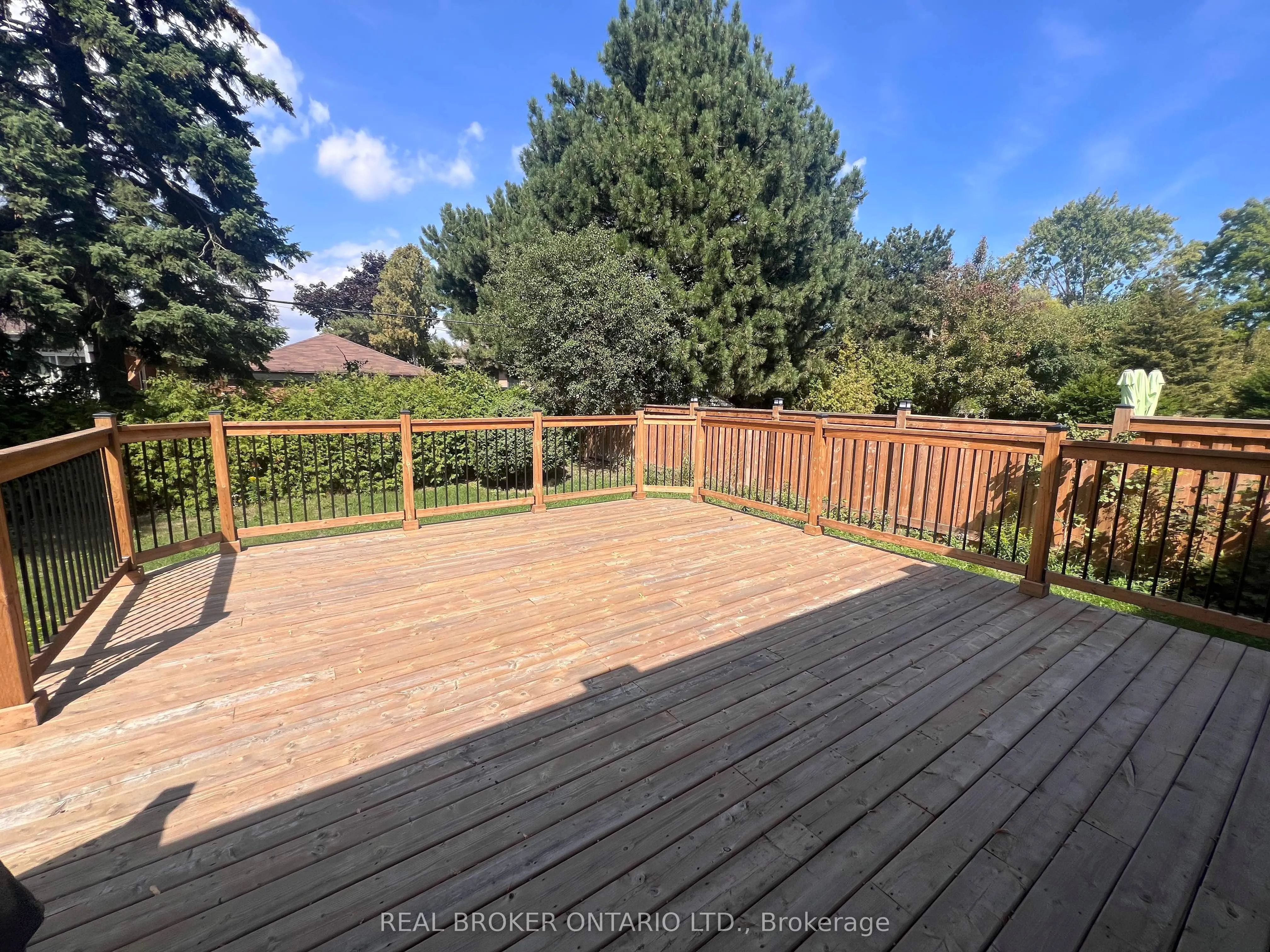30 Meadowacres Drive