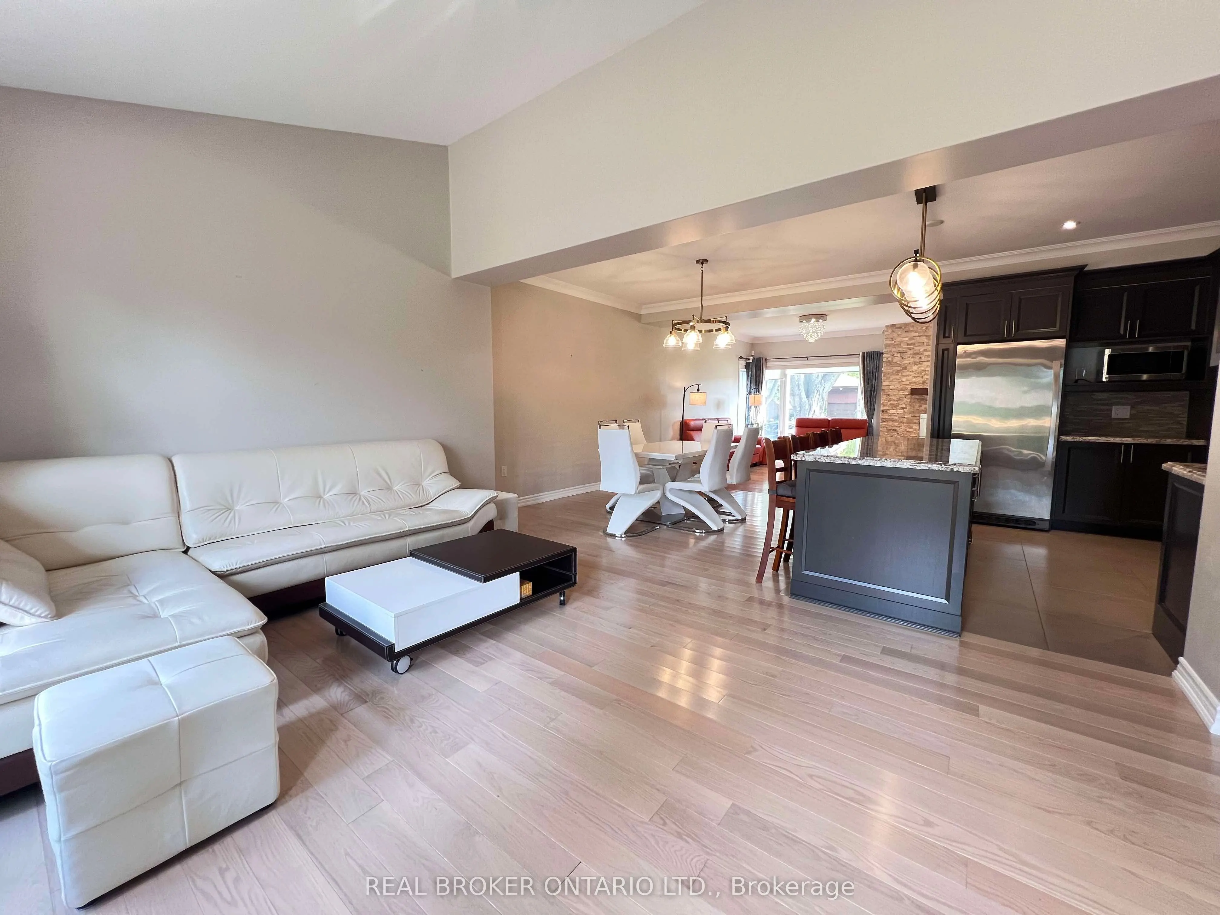 30 Meadowacres Drive