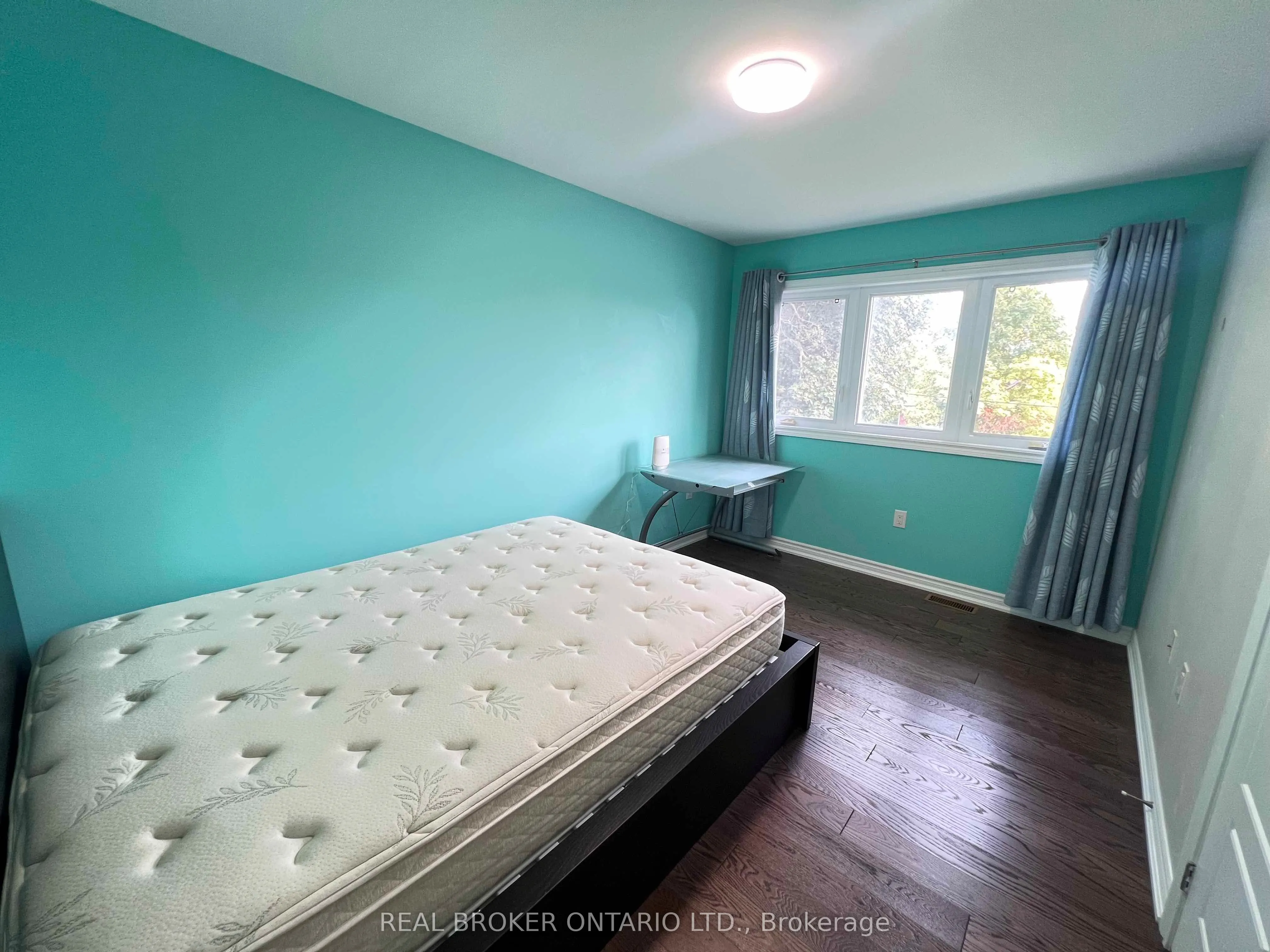 30 Meadowacres Drive