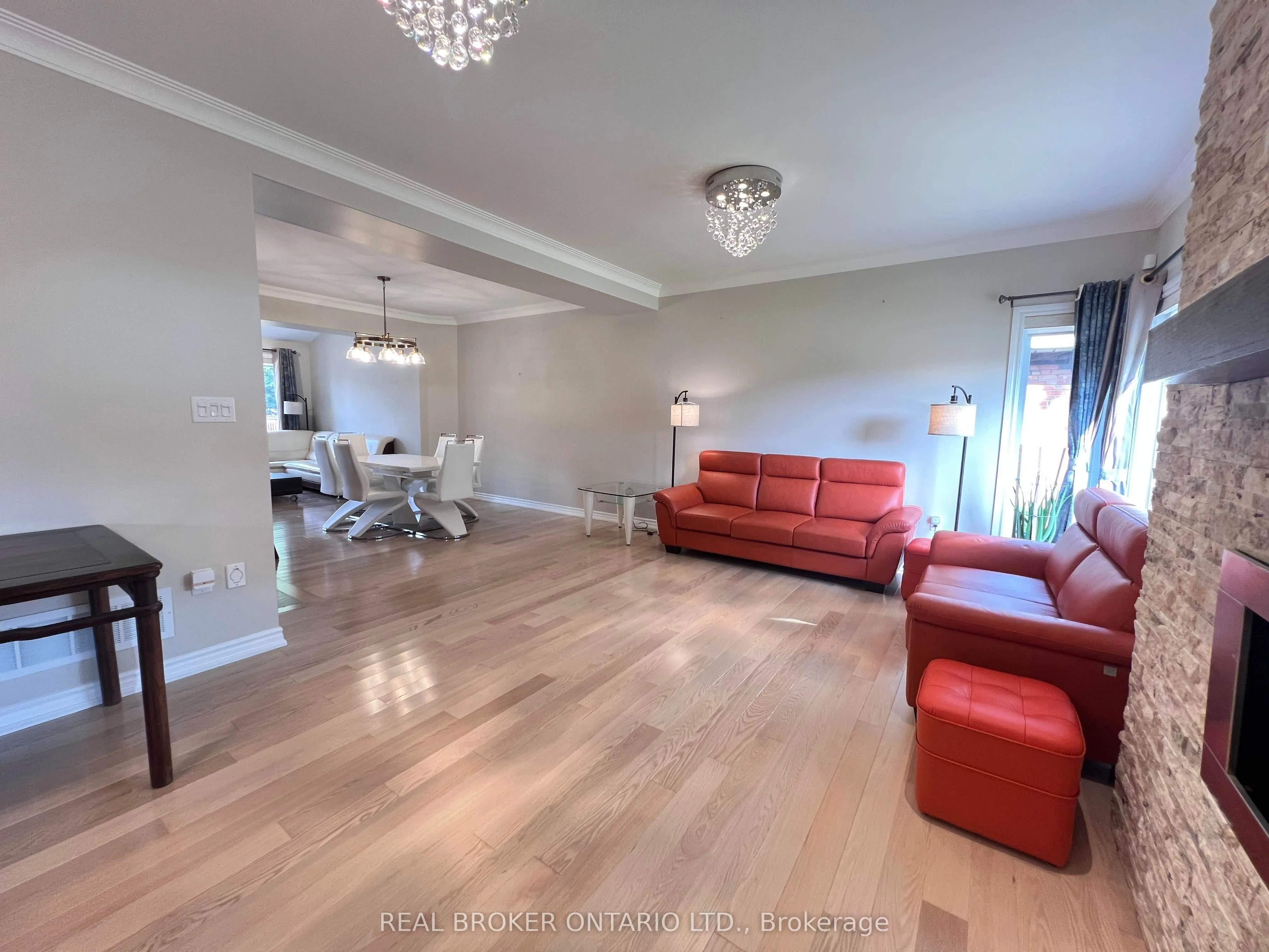 30 Meadowacres Drive