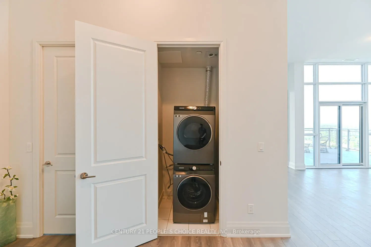 20 Meadowglen Place S #2901