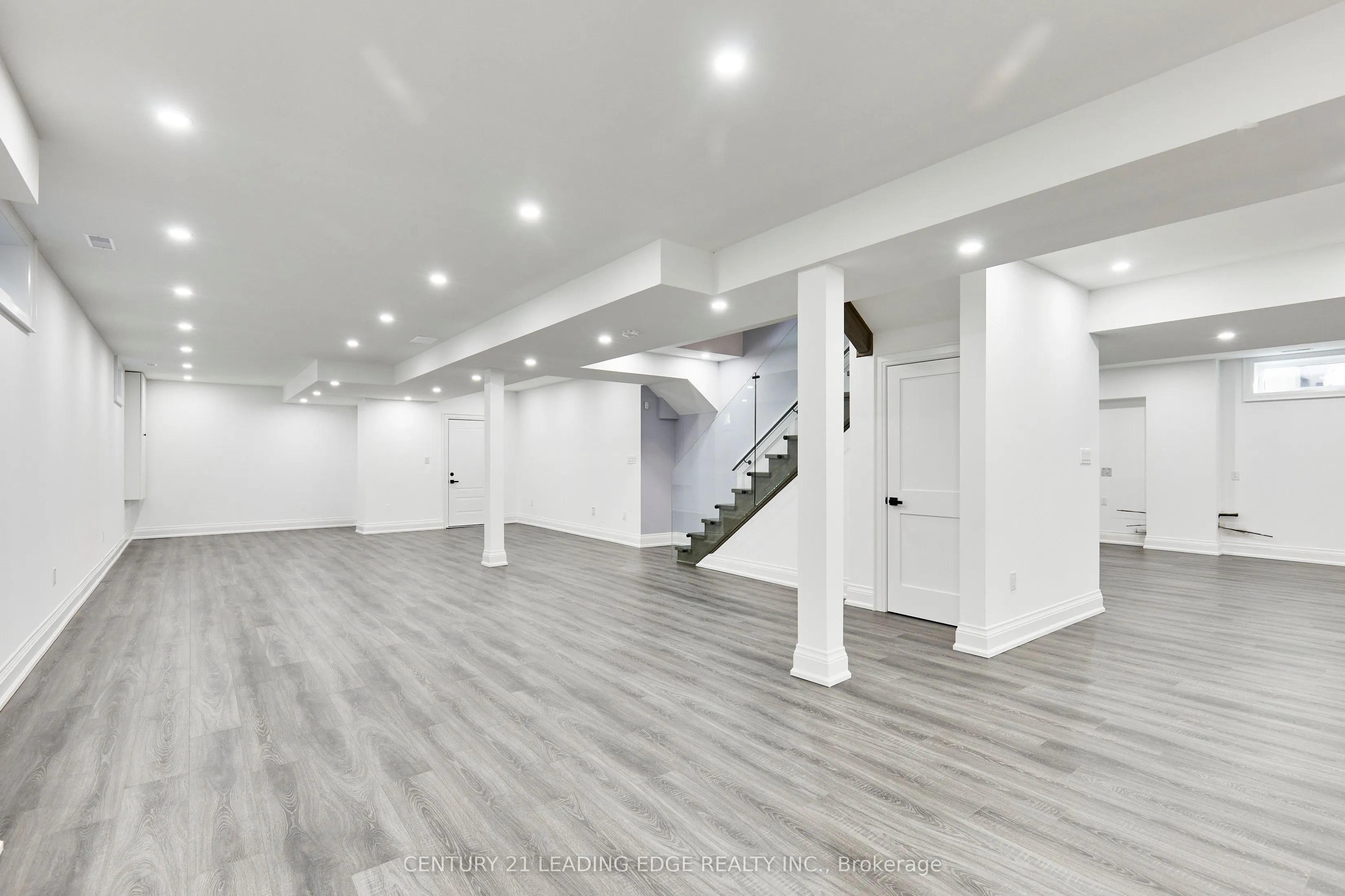 24 Larwood Boulevard