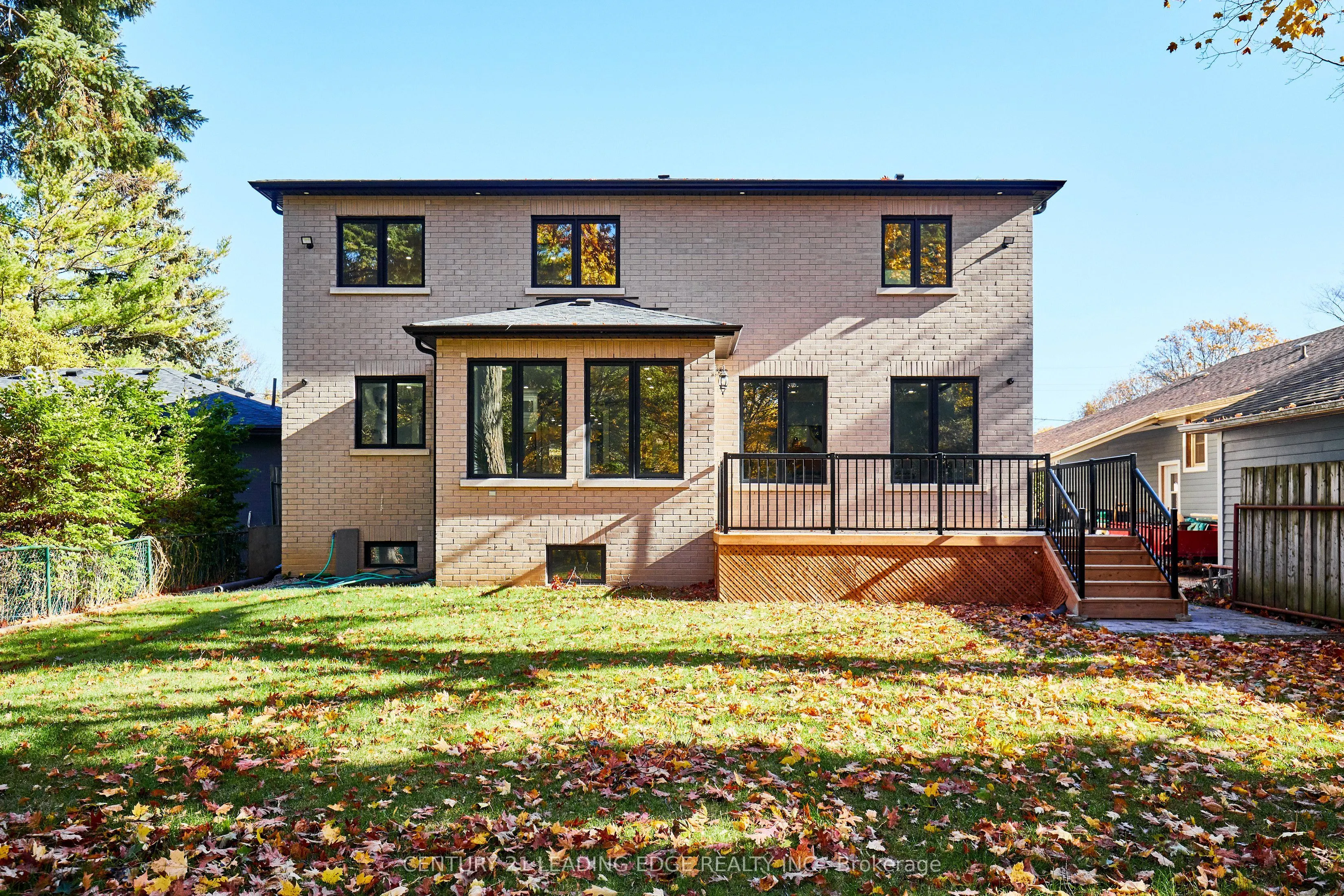 24 Larwood Boulevard