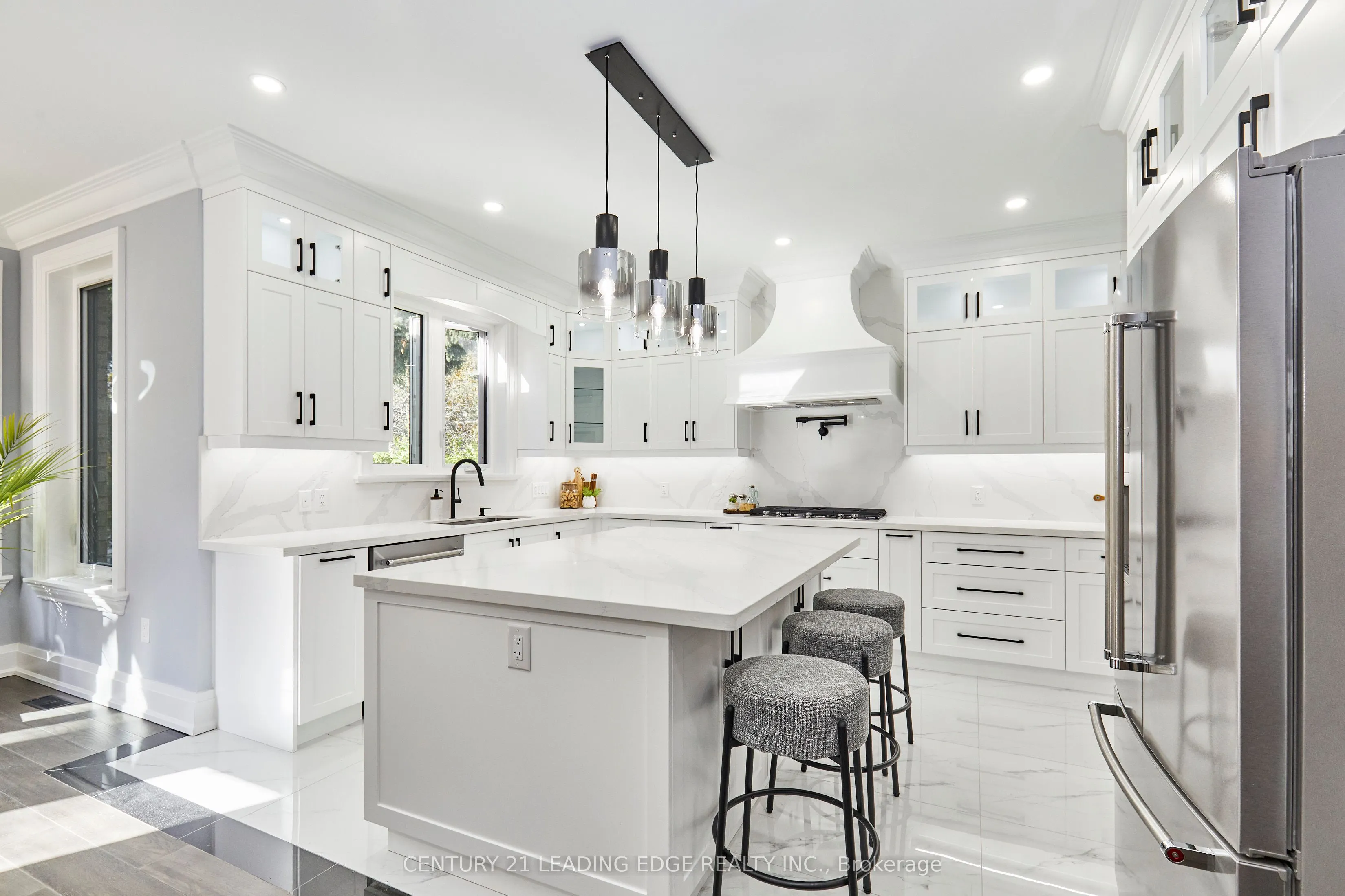 24 Larwood Boulevard