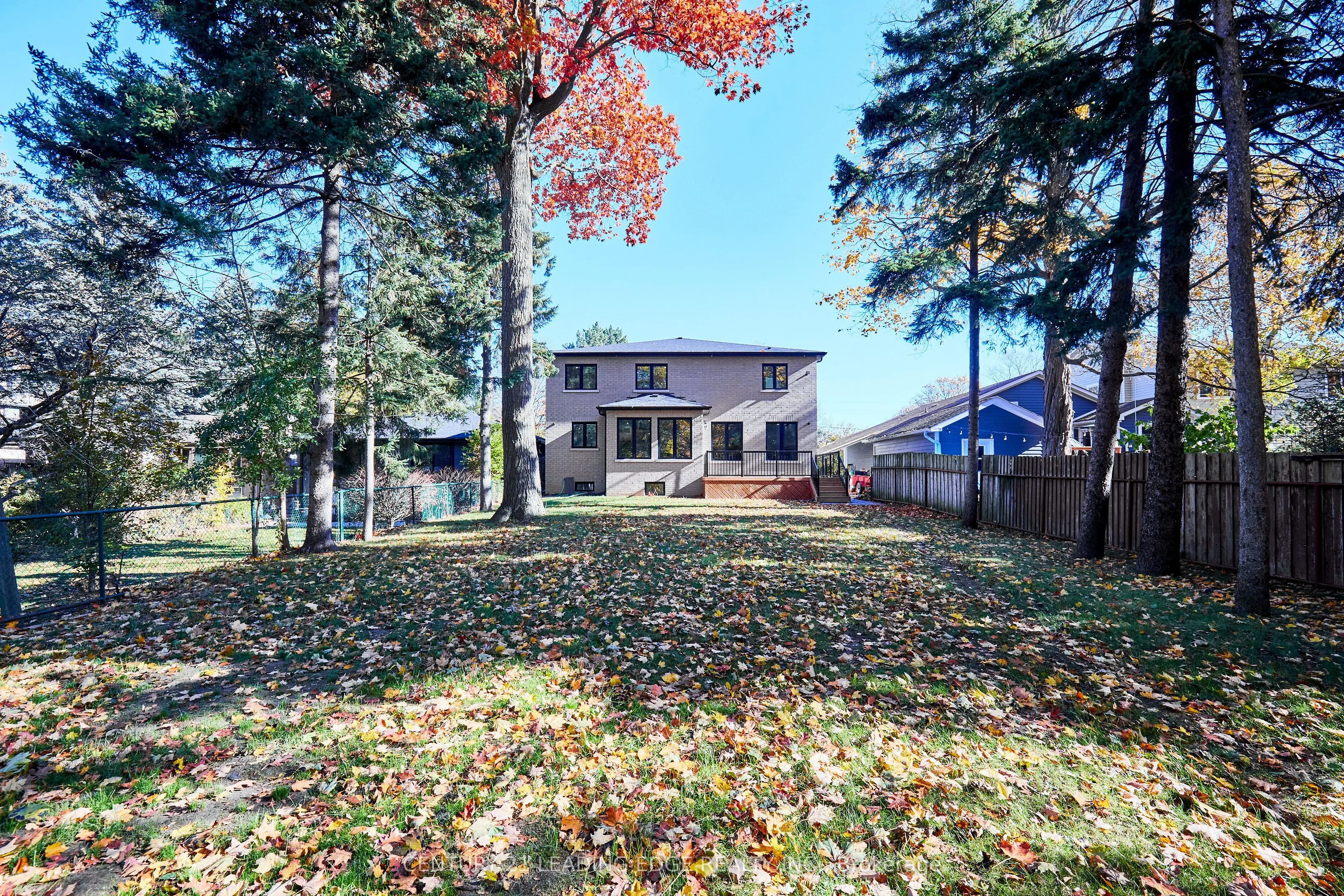 24 Larwood Boulevard