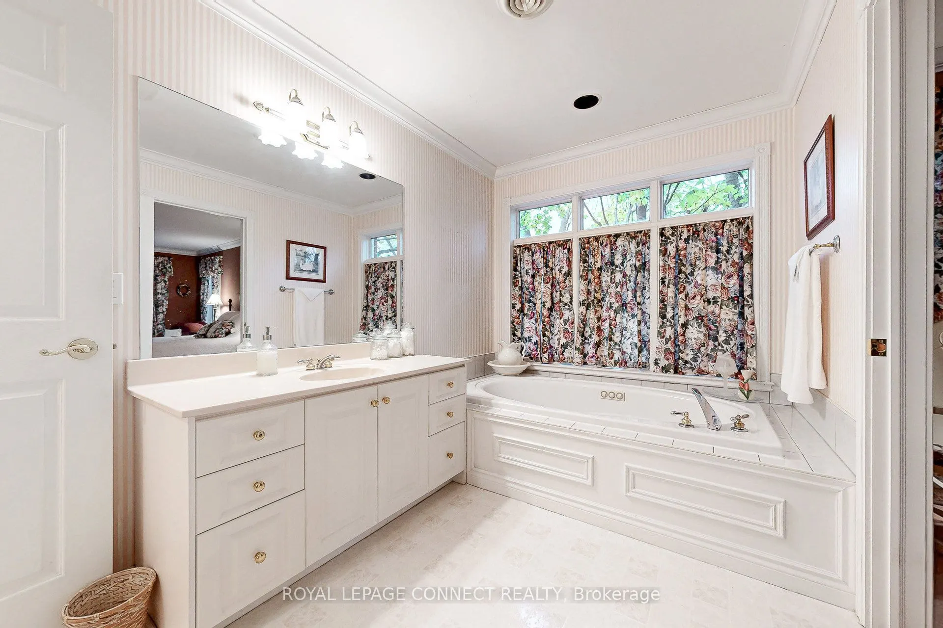 1436 Highbush Trail