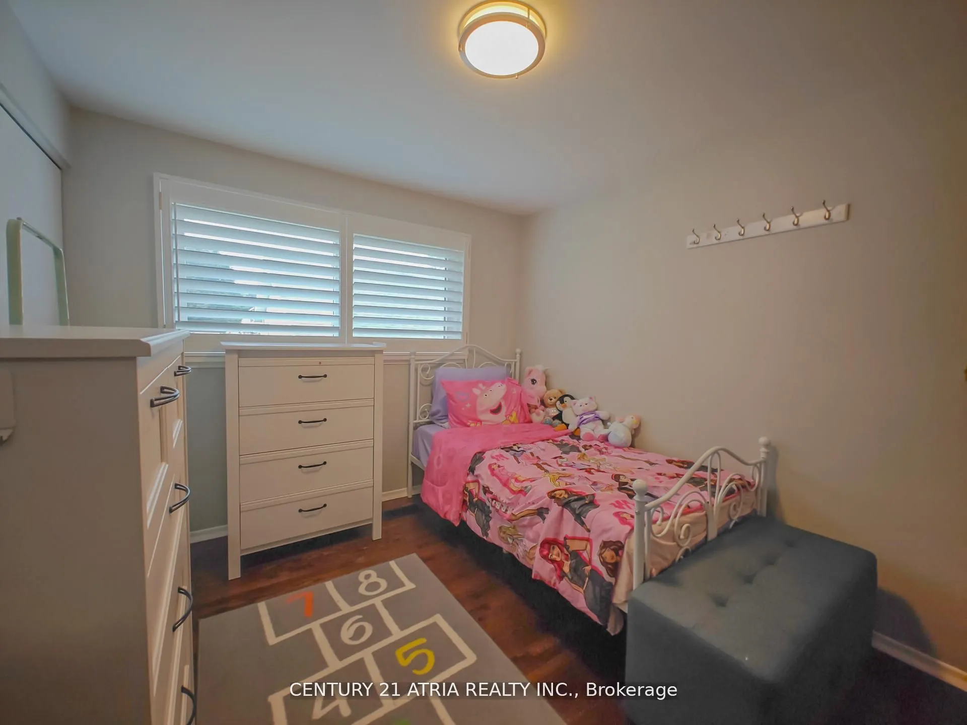 76 Livingston Road