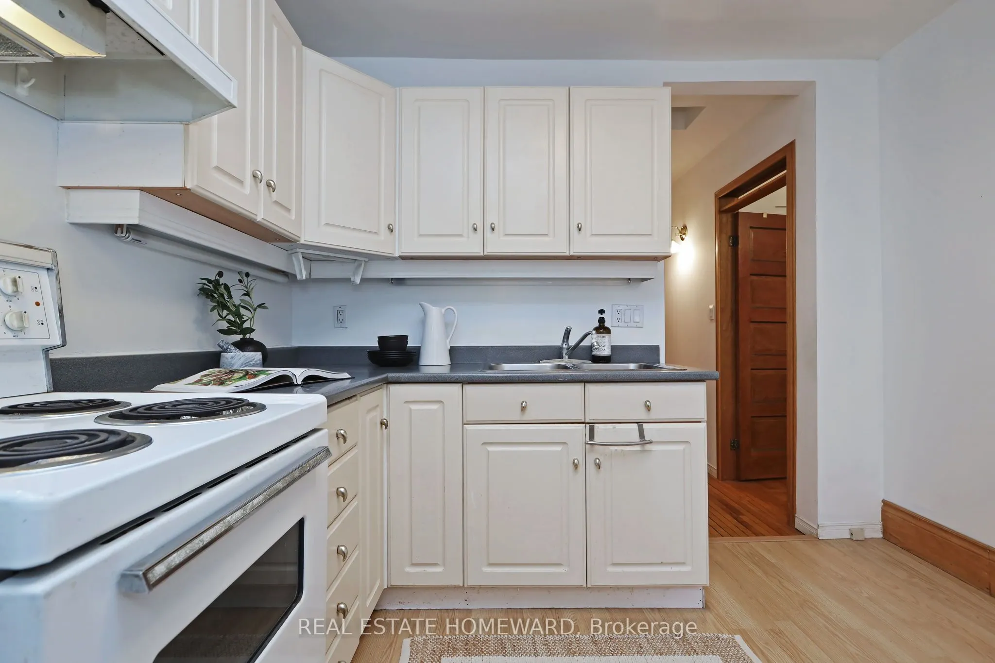 281 Queensdale Avenue