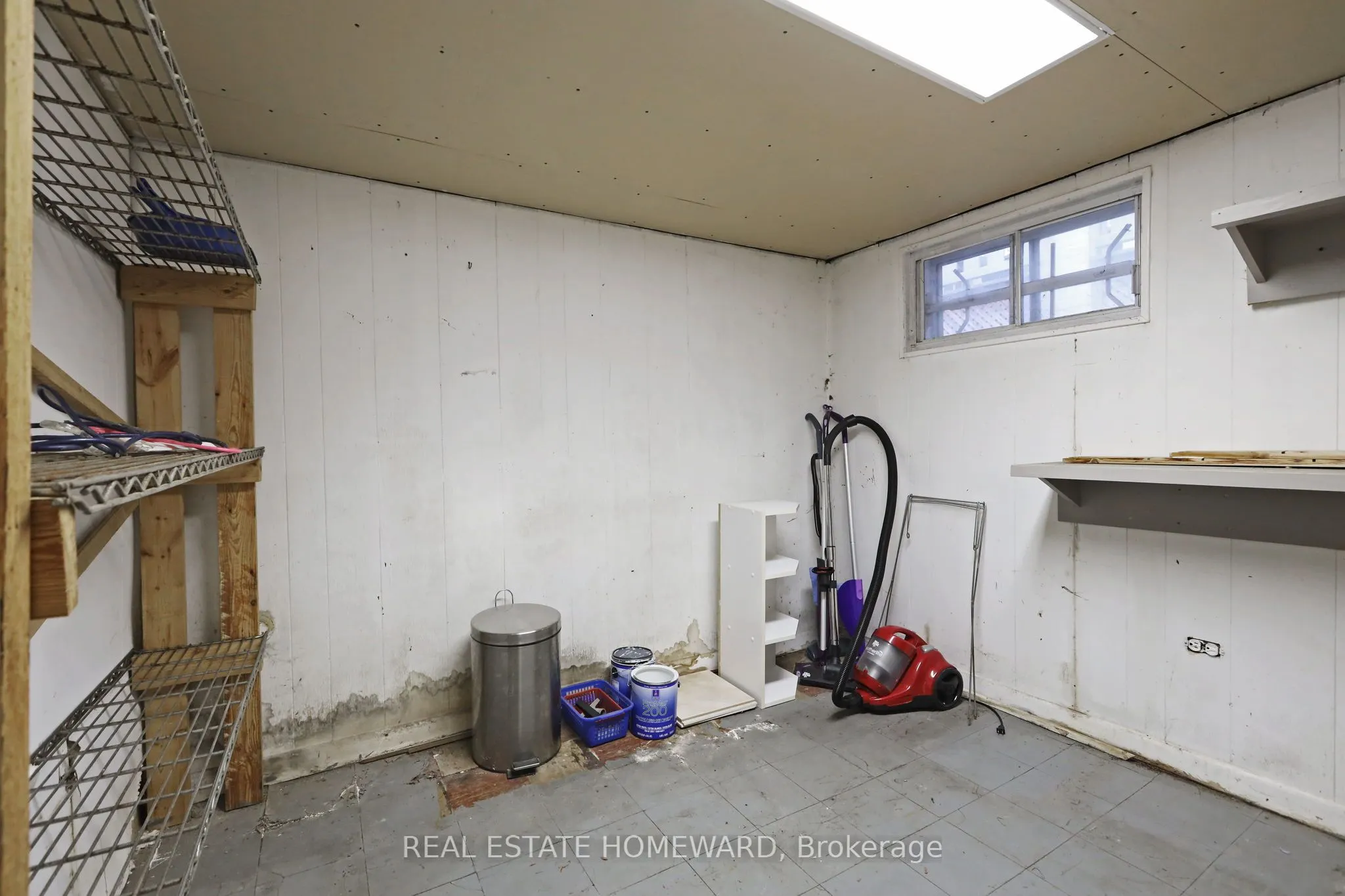 281 Queensdale Avenue