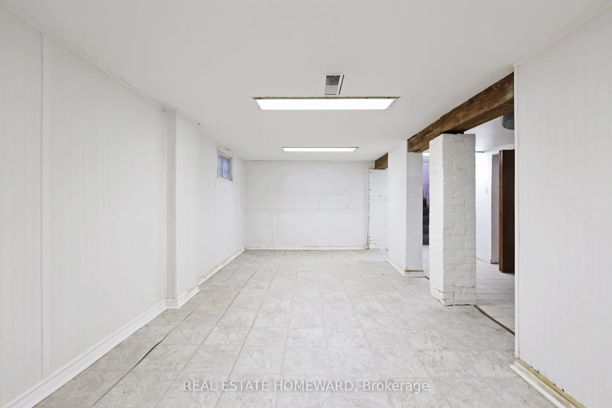 281 Queensdale Avenue