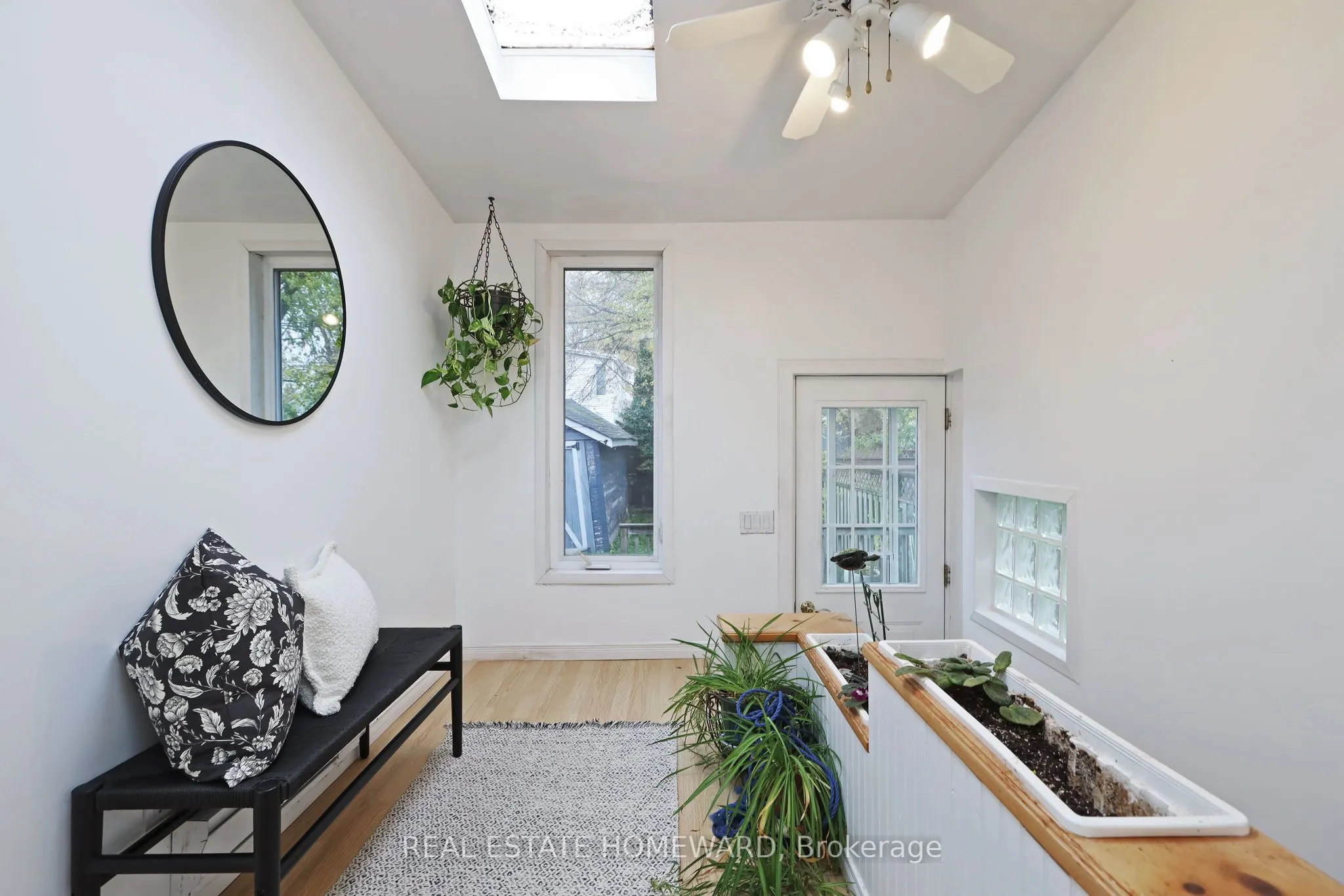 281 Queensdale Avenue