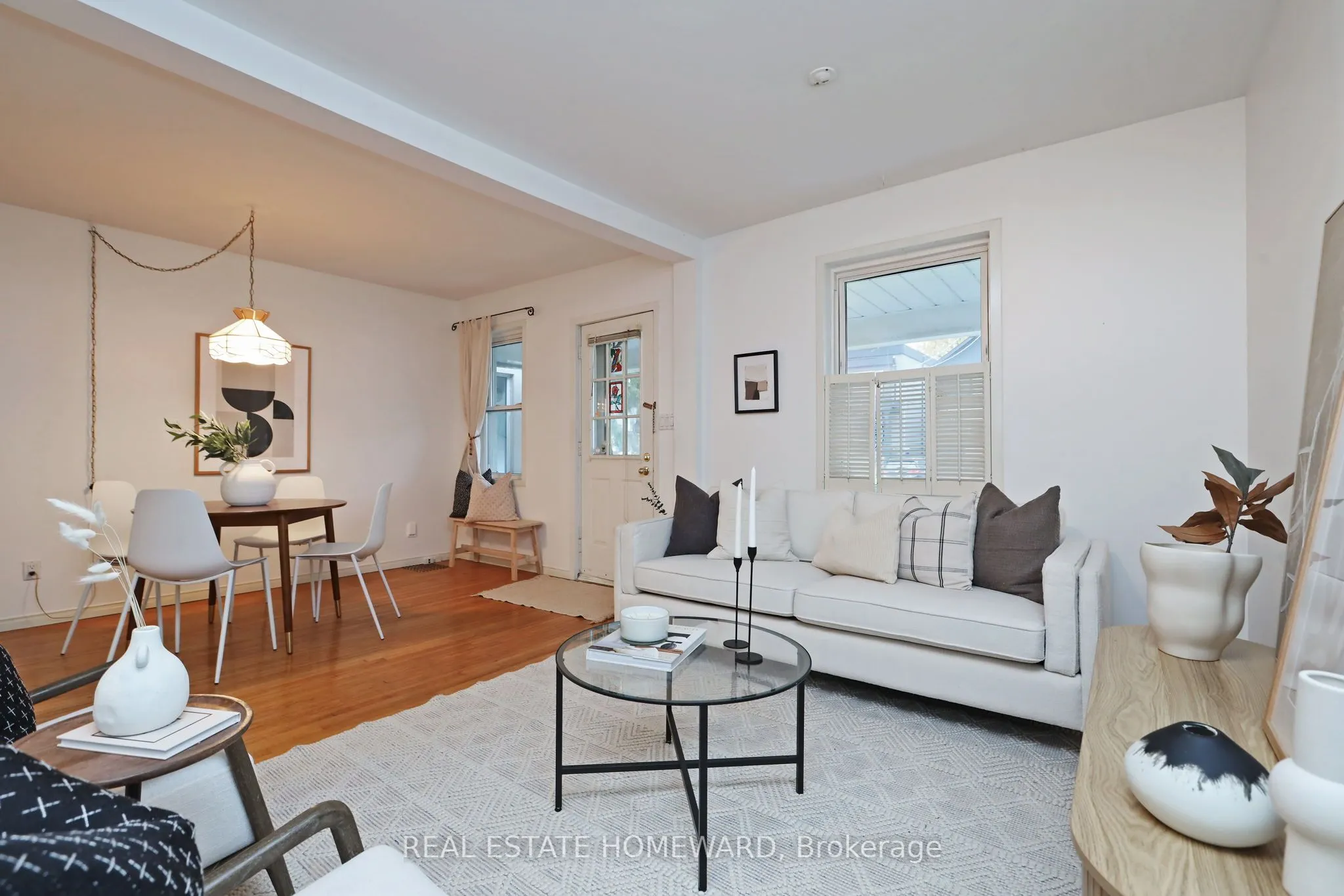 281 Queensdale Avenue