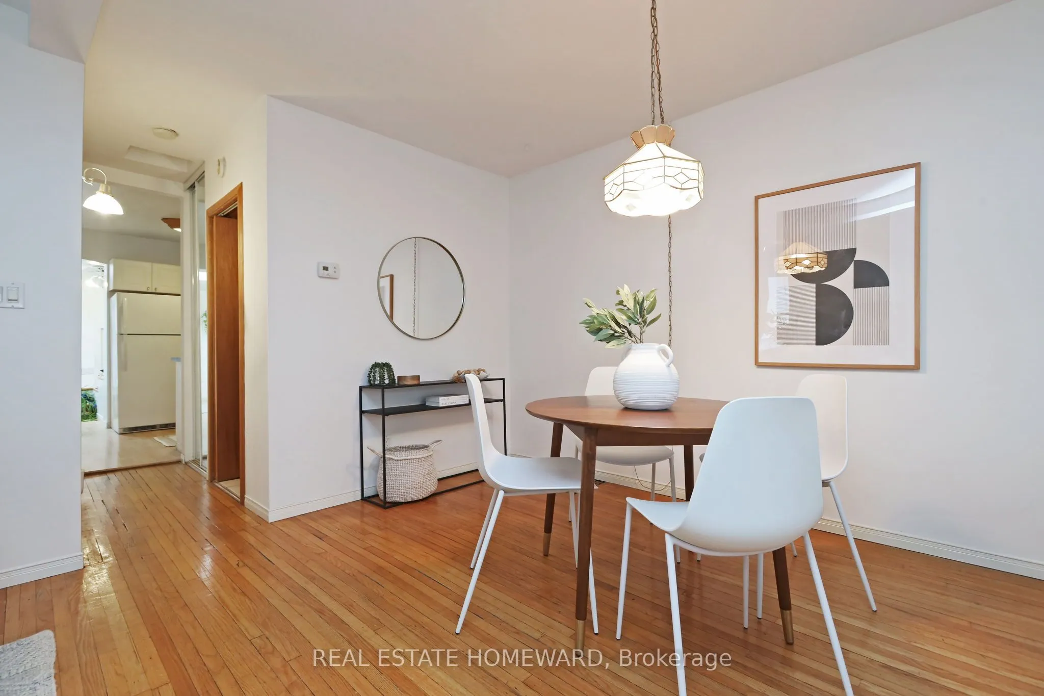 281 Queensdale Avenue