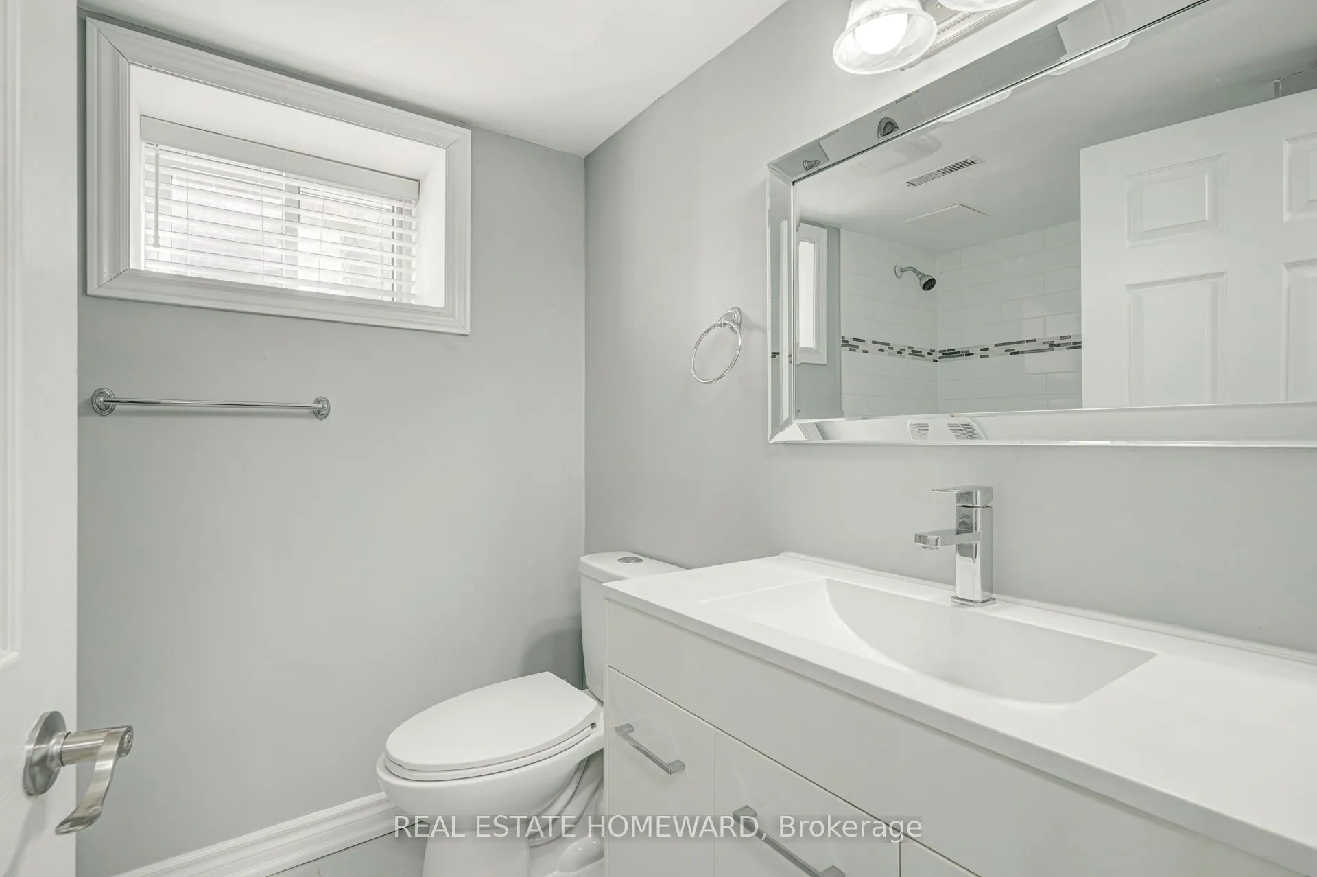 4 Moorecroft Crescent