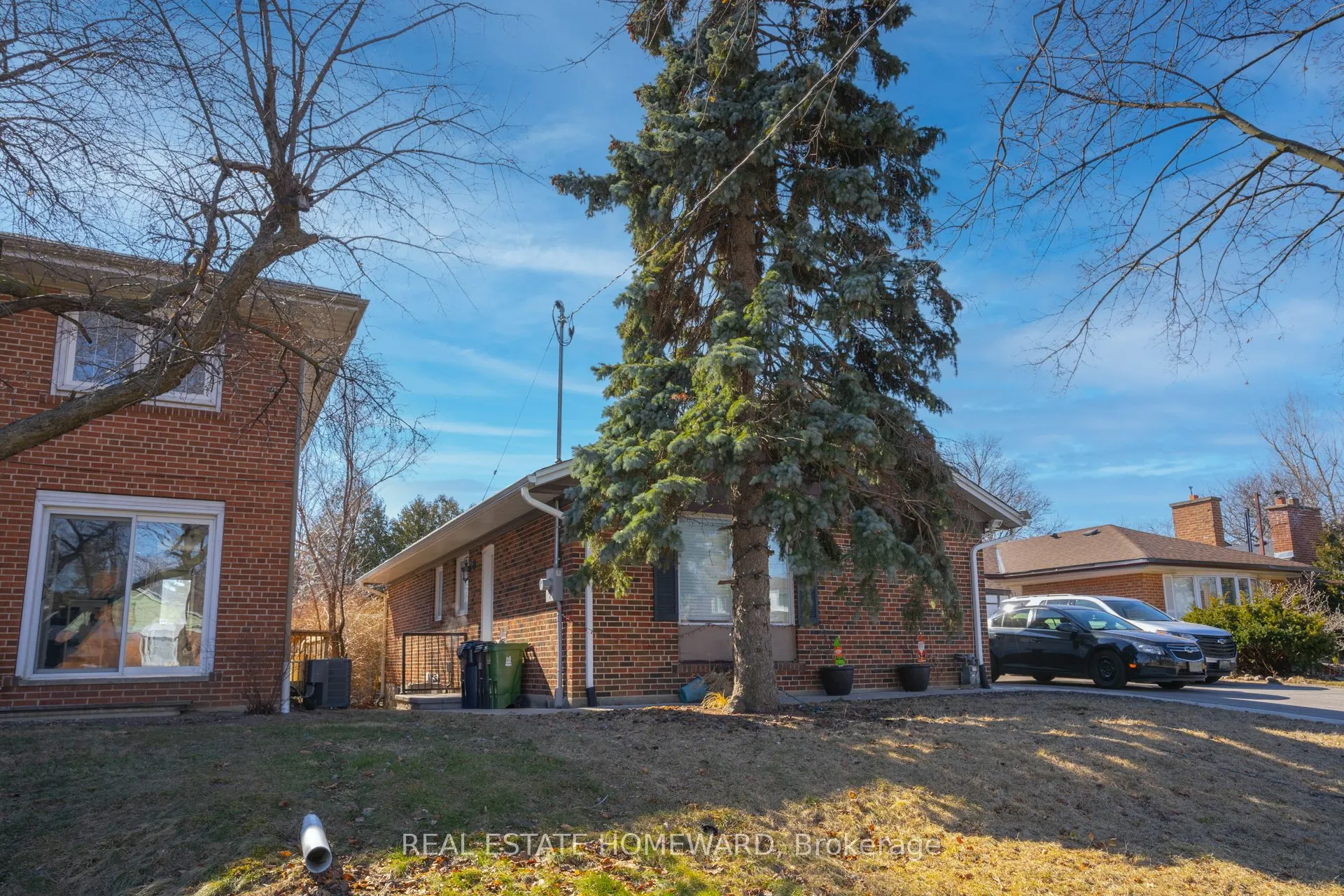 4 Moorecroft Crescent