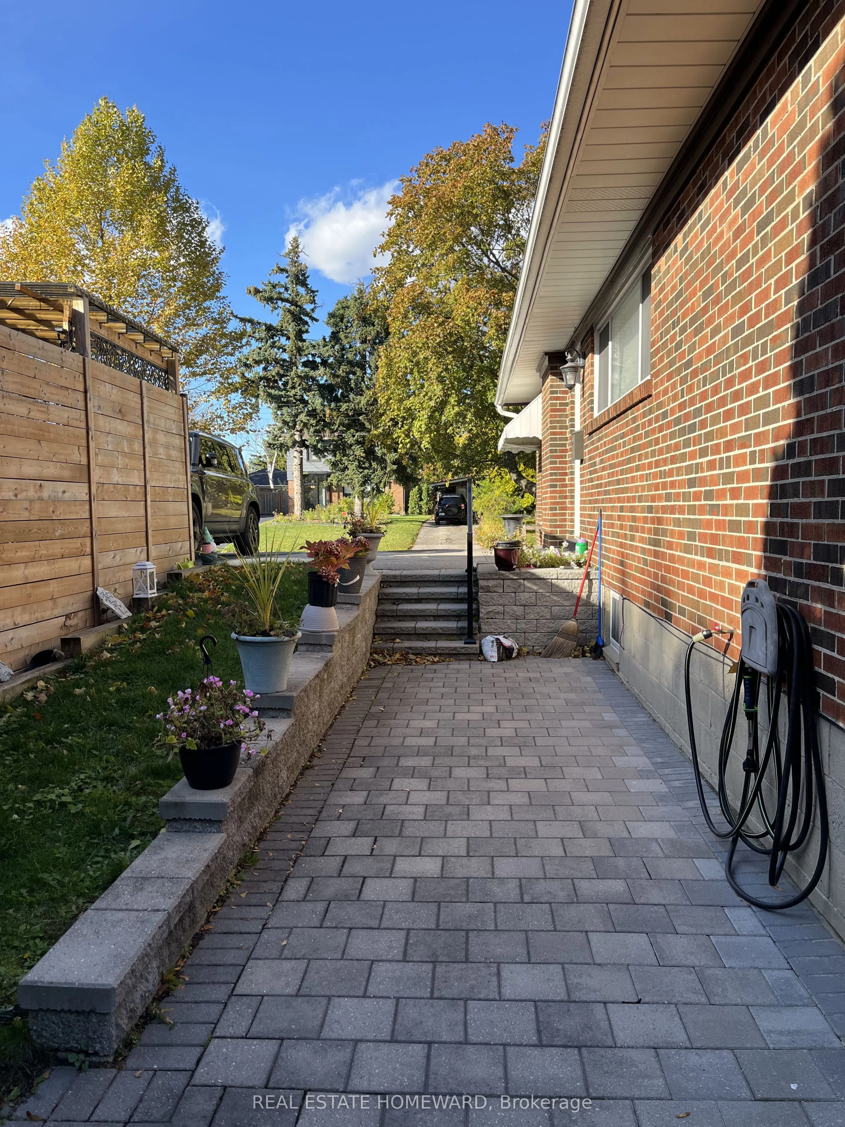 4 Moorecroft Crescent