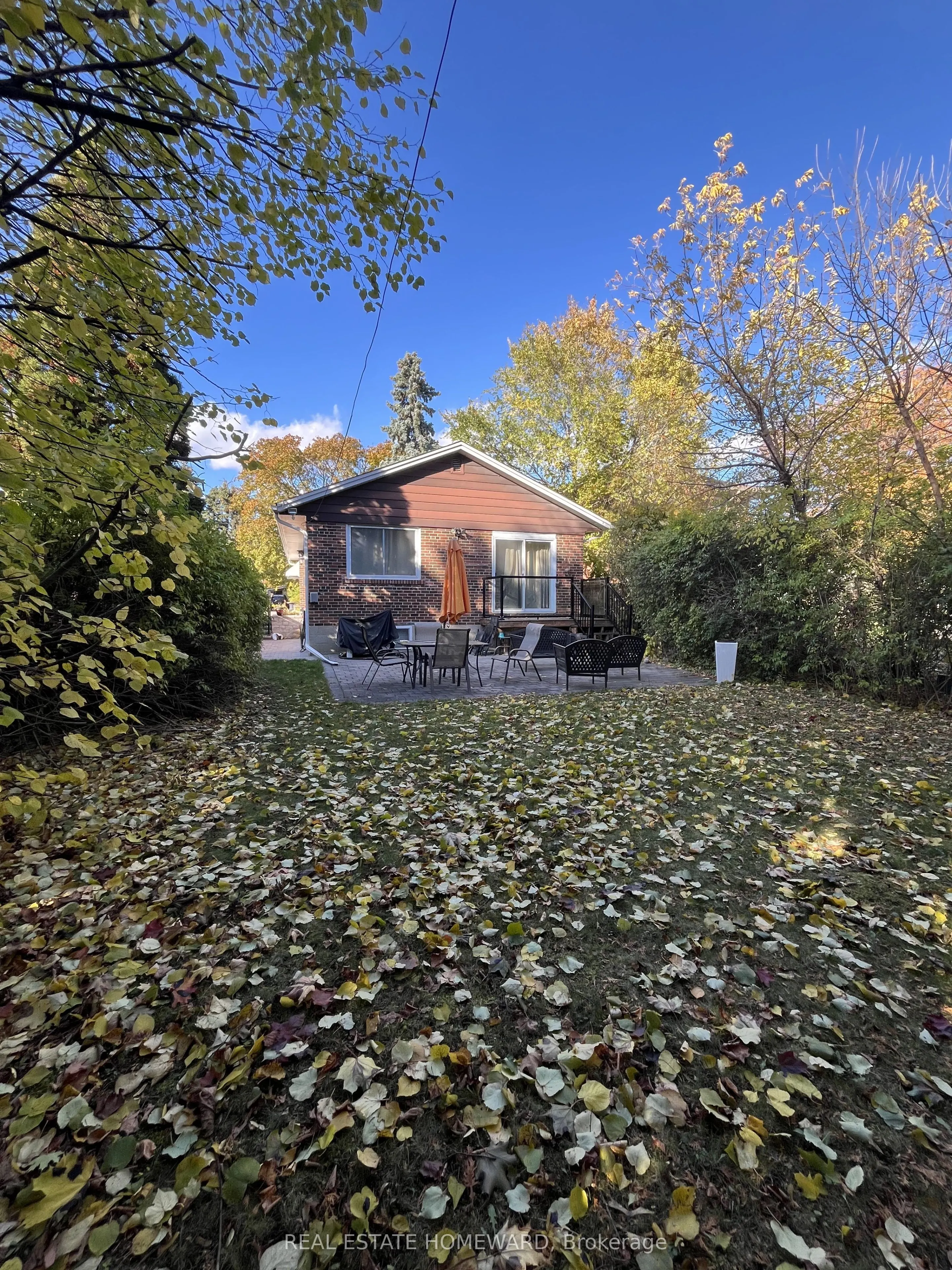 4 Moorecroft Crescent