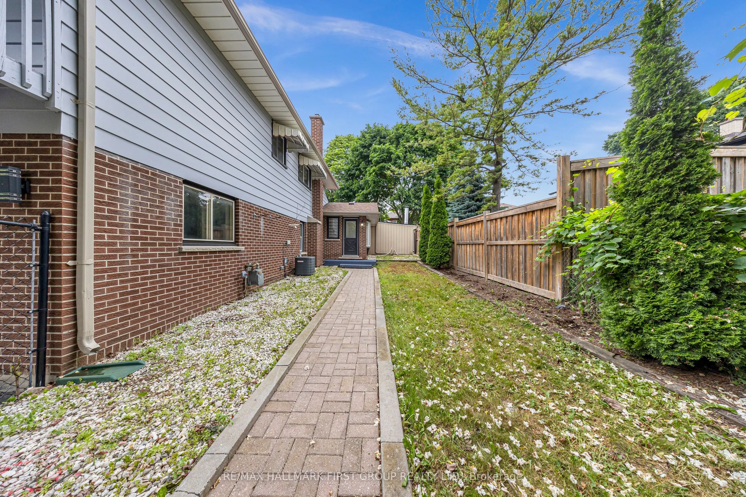 890 Briarwood Drive