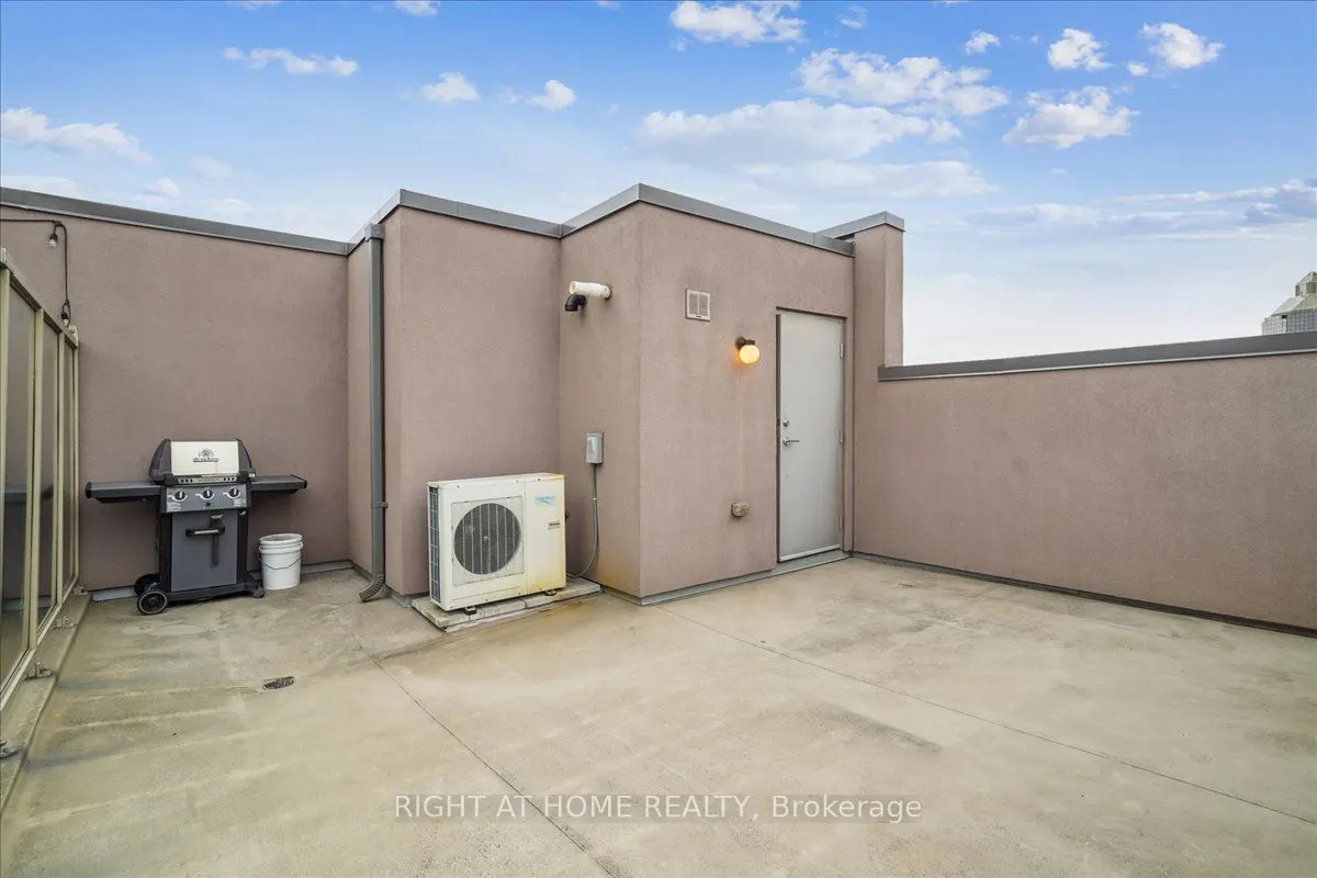 90 Orchid Place Drive #304