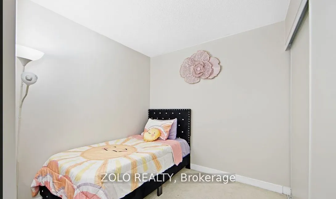 36 Lee Centre Drive #2708