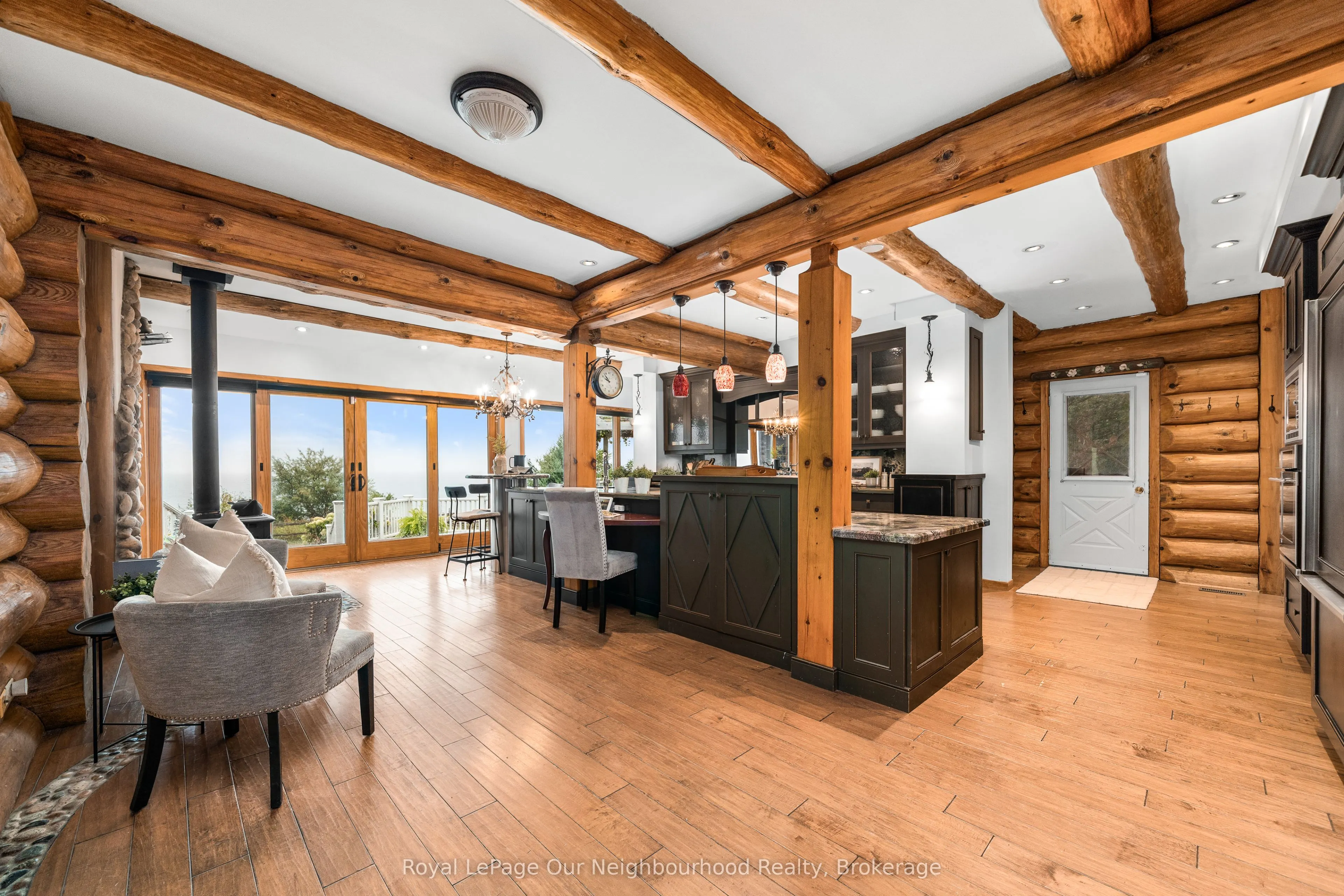 3741 Lakeshore Road E
