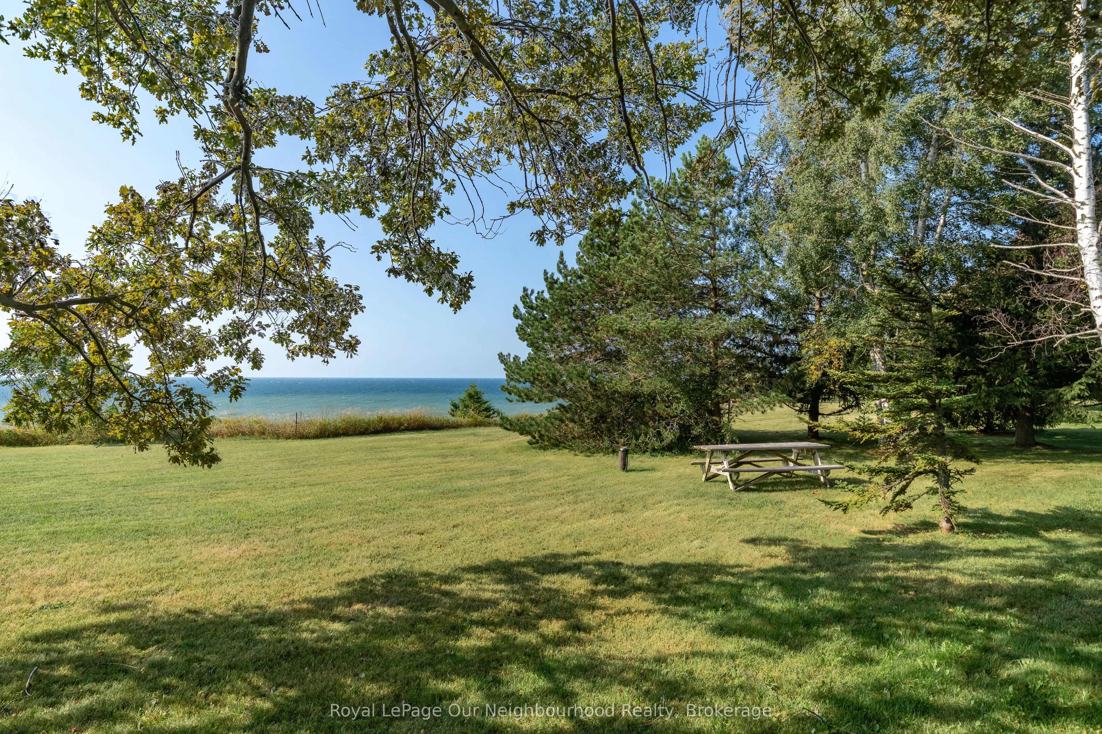 3741 Lakeshore Road E