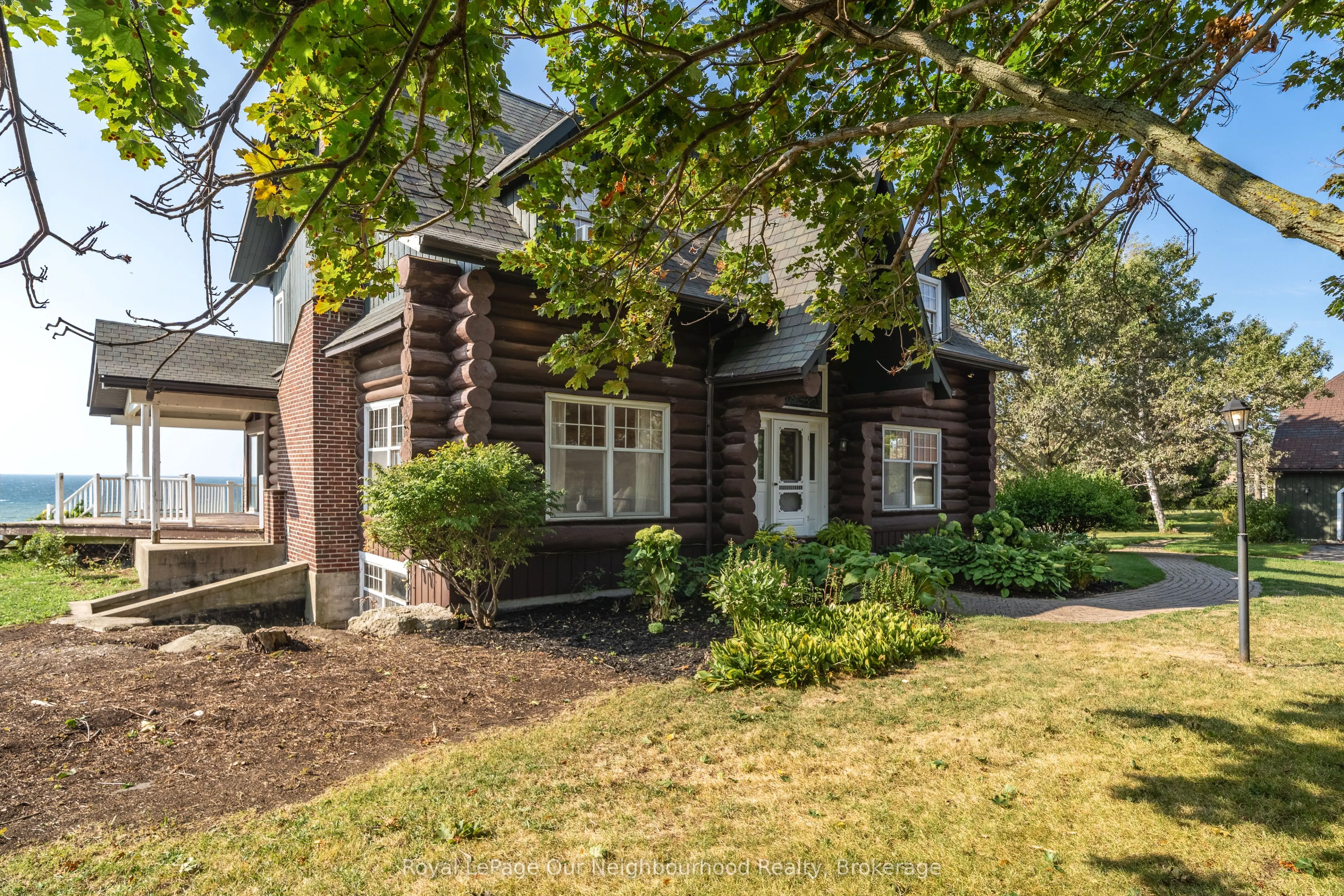 3741 Lakeshore Road E