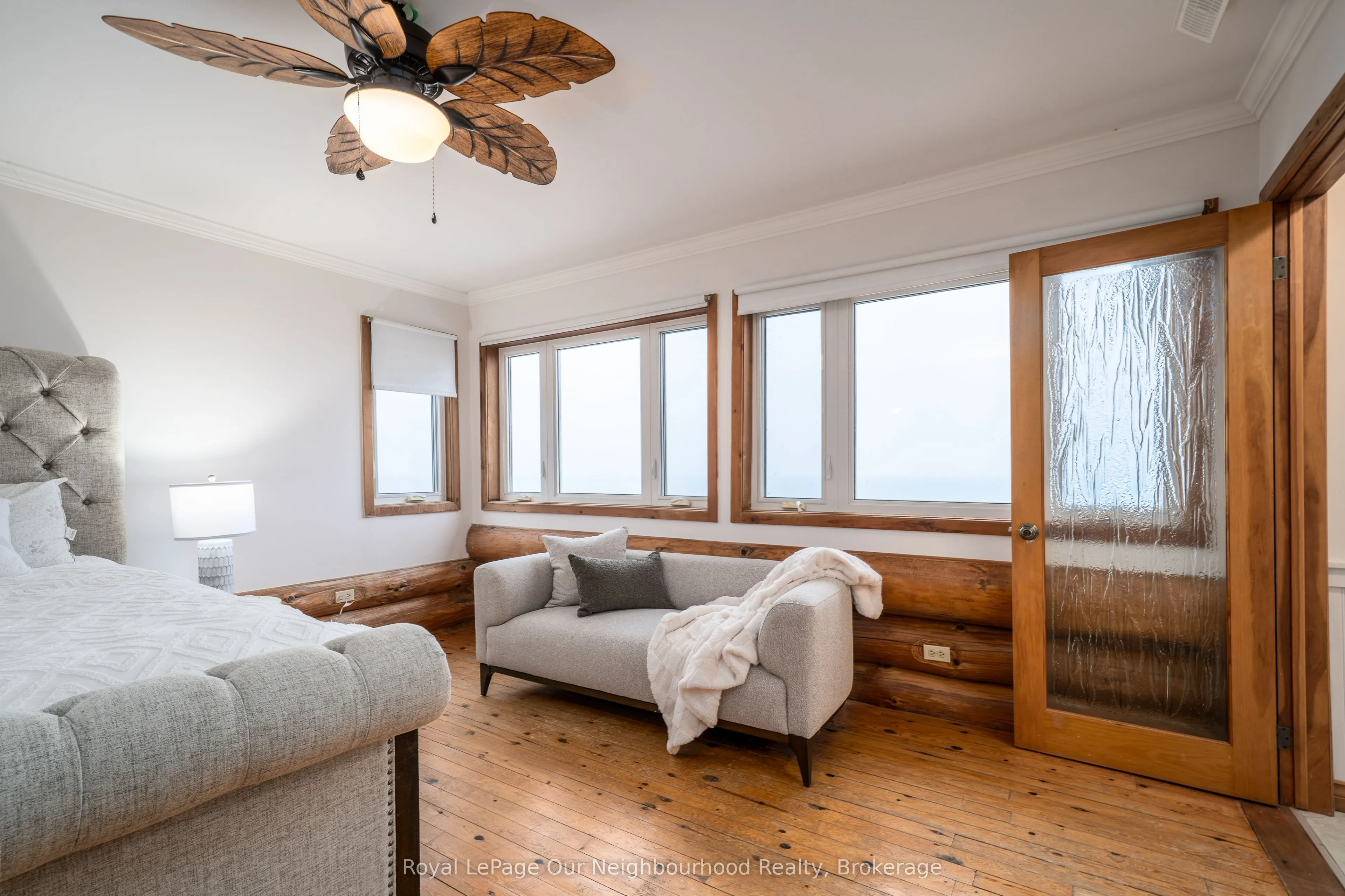 3741 Lakeshore Road E