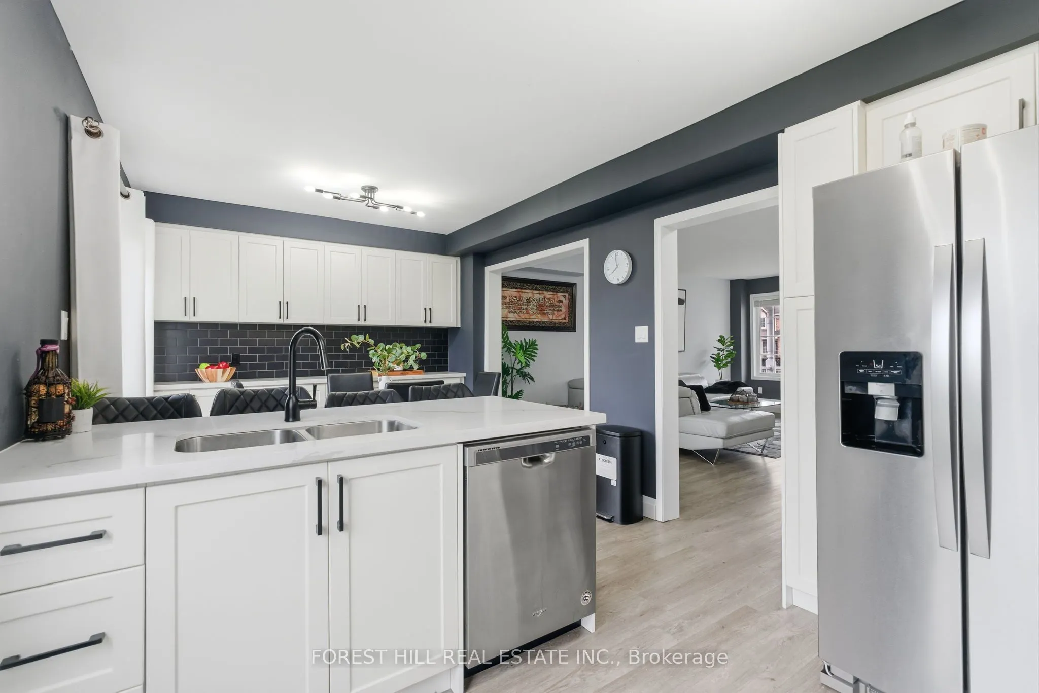 1842 Dalhousie Crescent