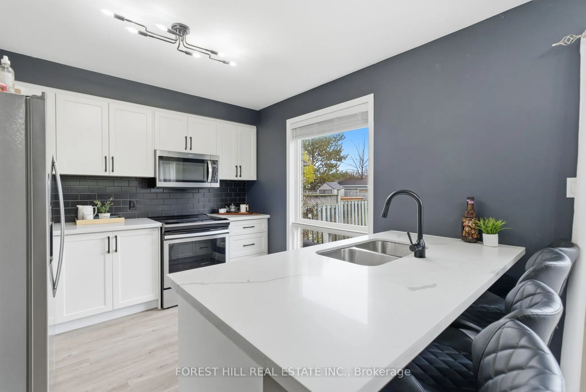 1842 Dalhousie Crescent