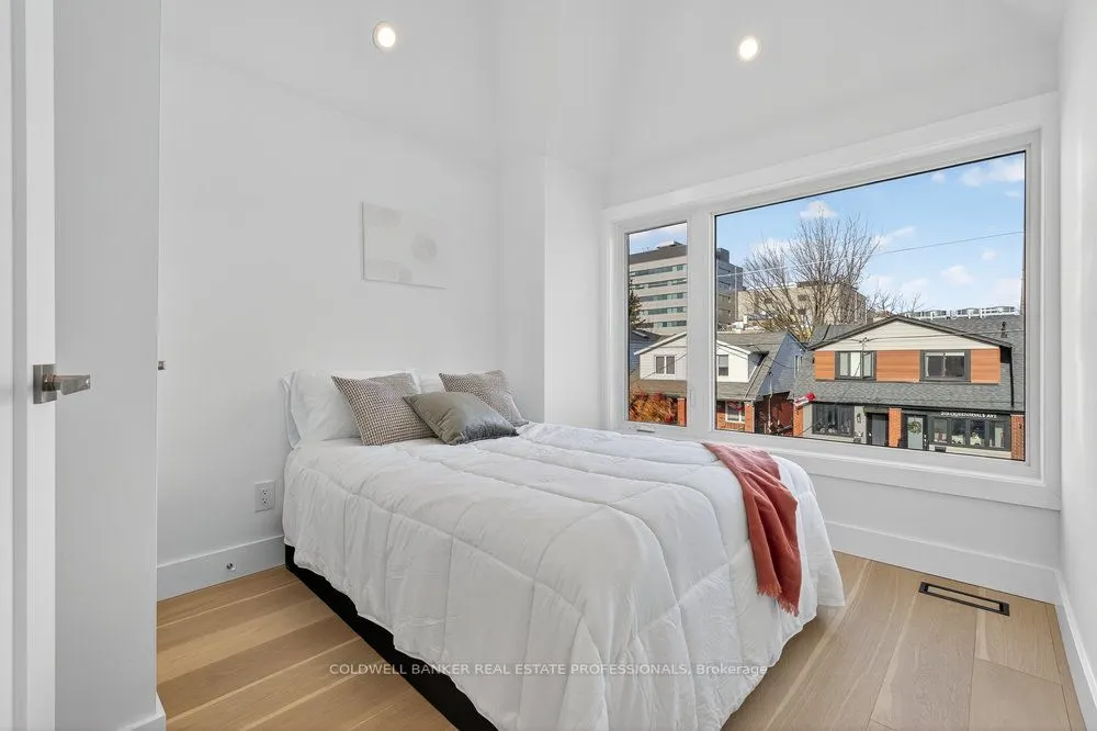 223 Queensdale Avenue